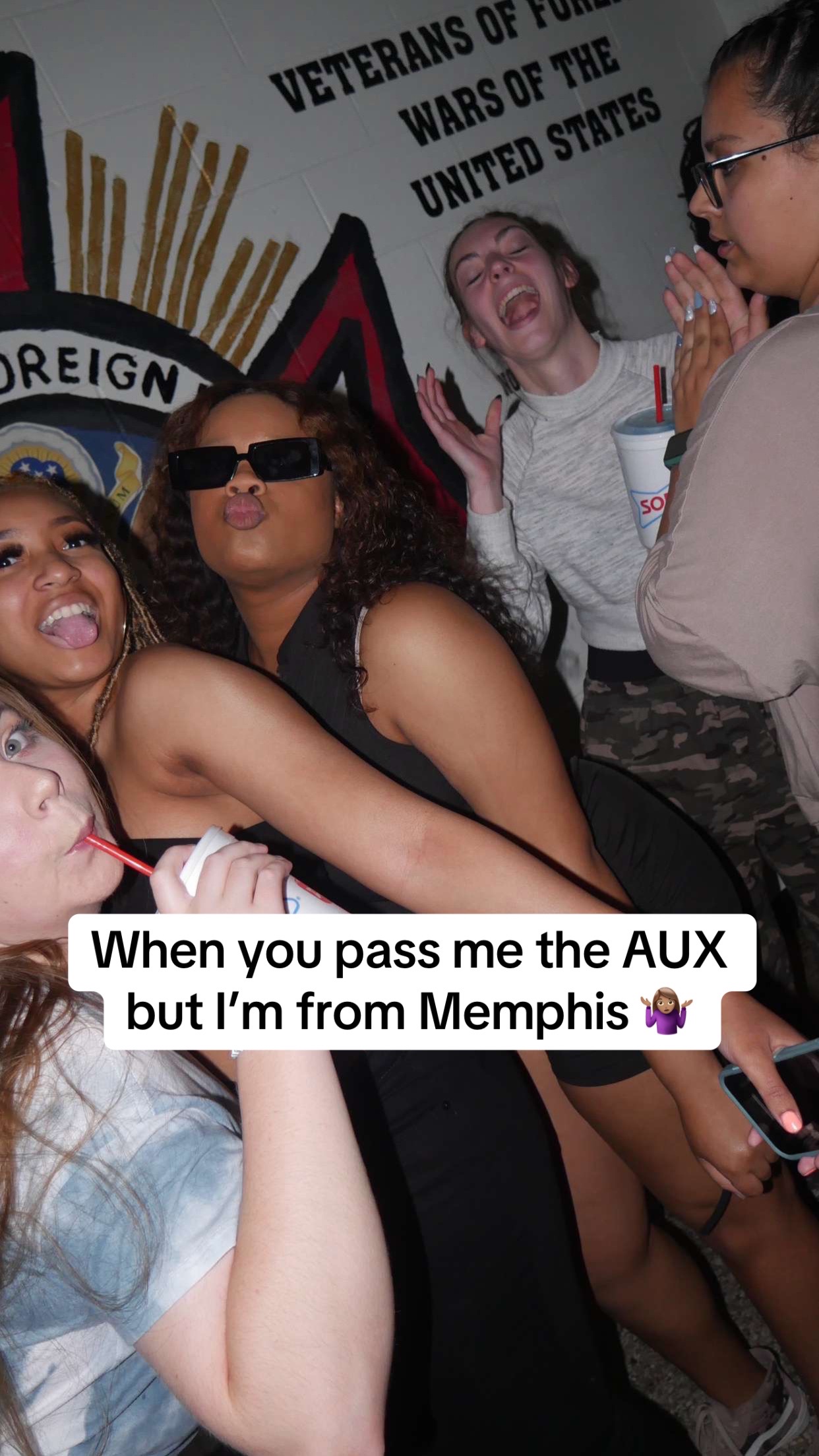 @tikomonroe