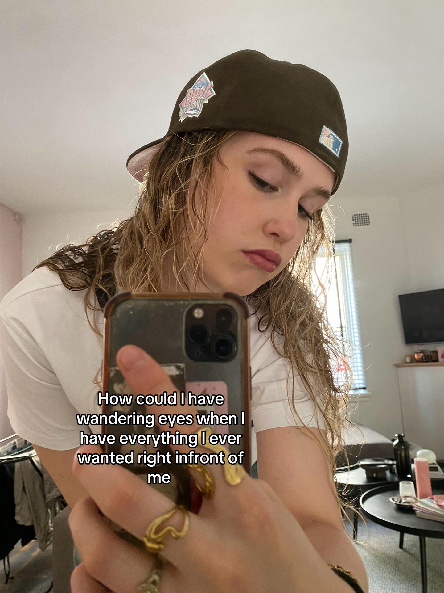 @Aimée <33