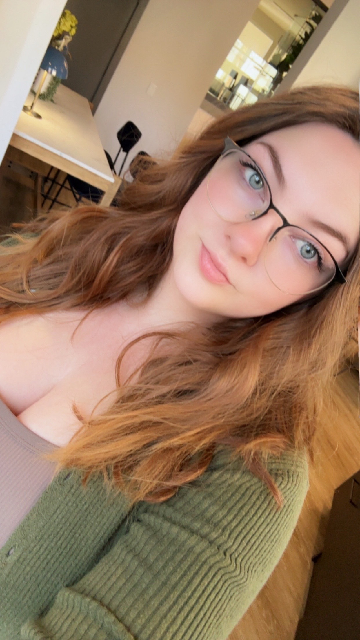 @CourtneyC23_