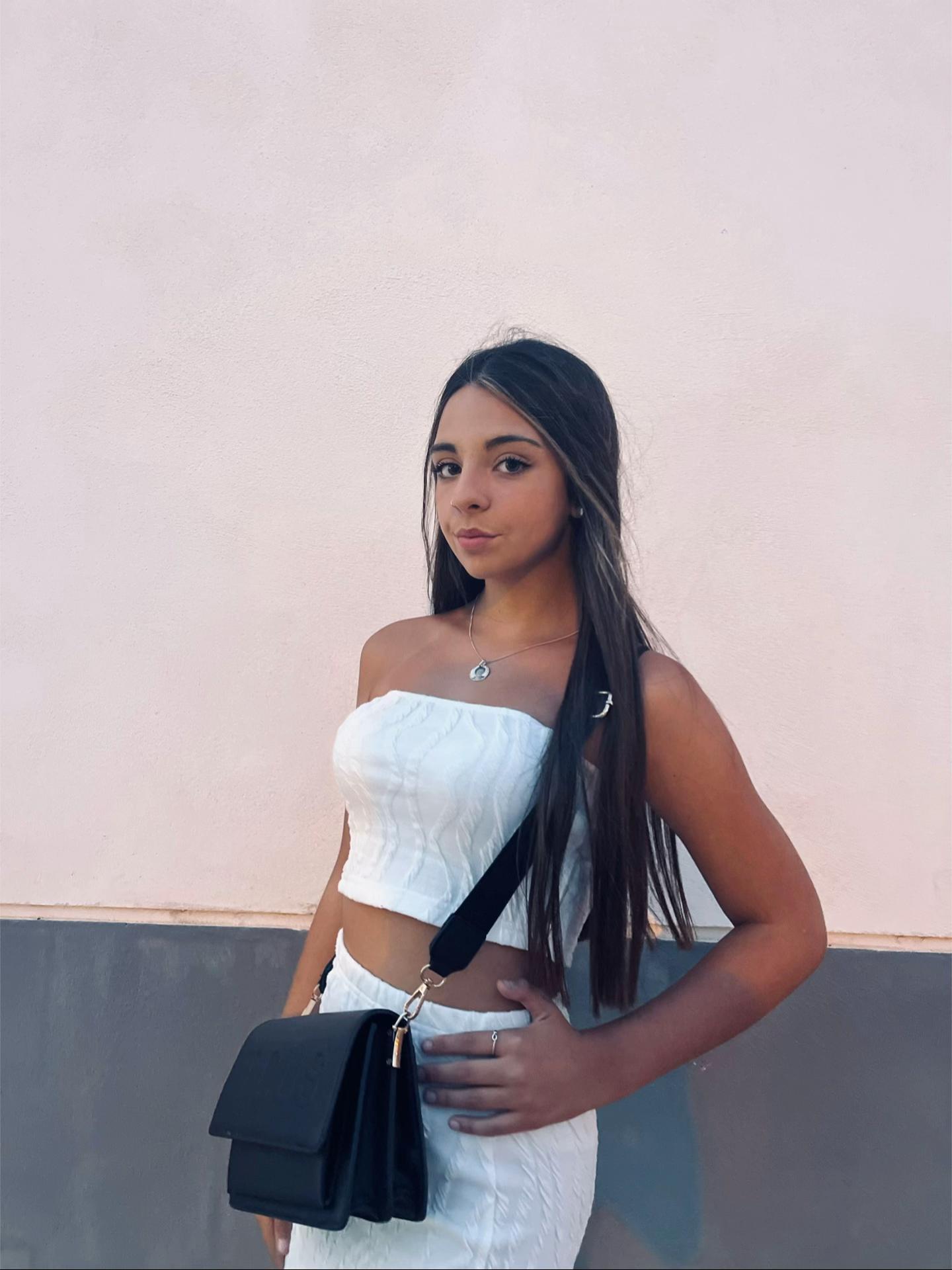 @𝓑𝓮𝓪 𝓕𝓮𝓻𝓷𝓪𝓷𝓭𝓮𝔃 🦋