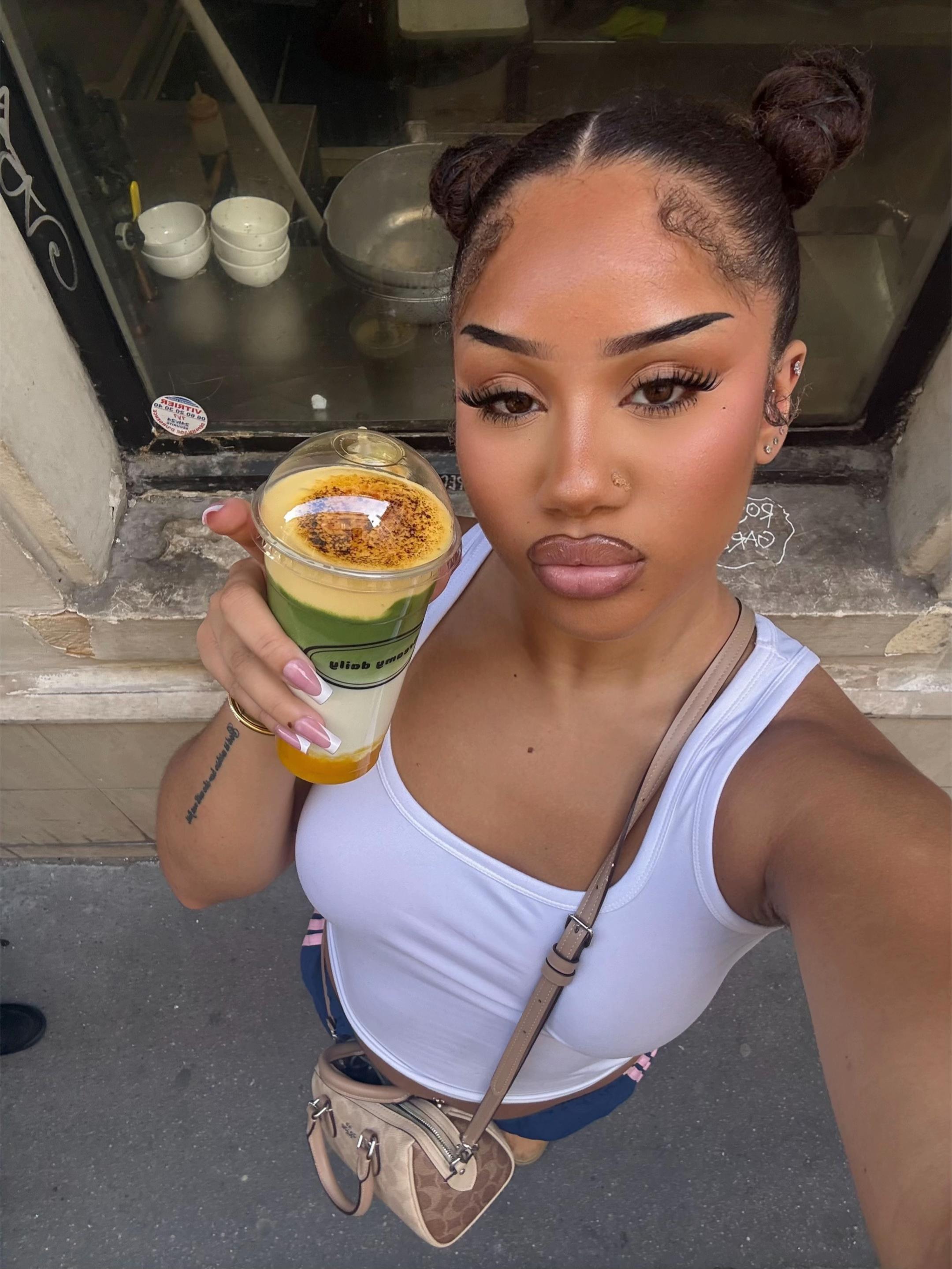 @Maï