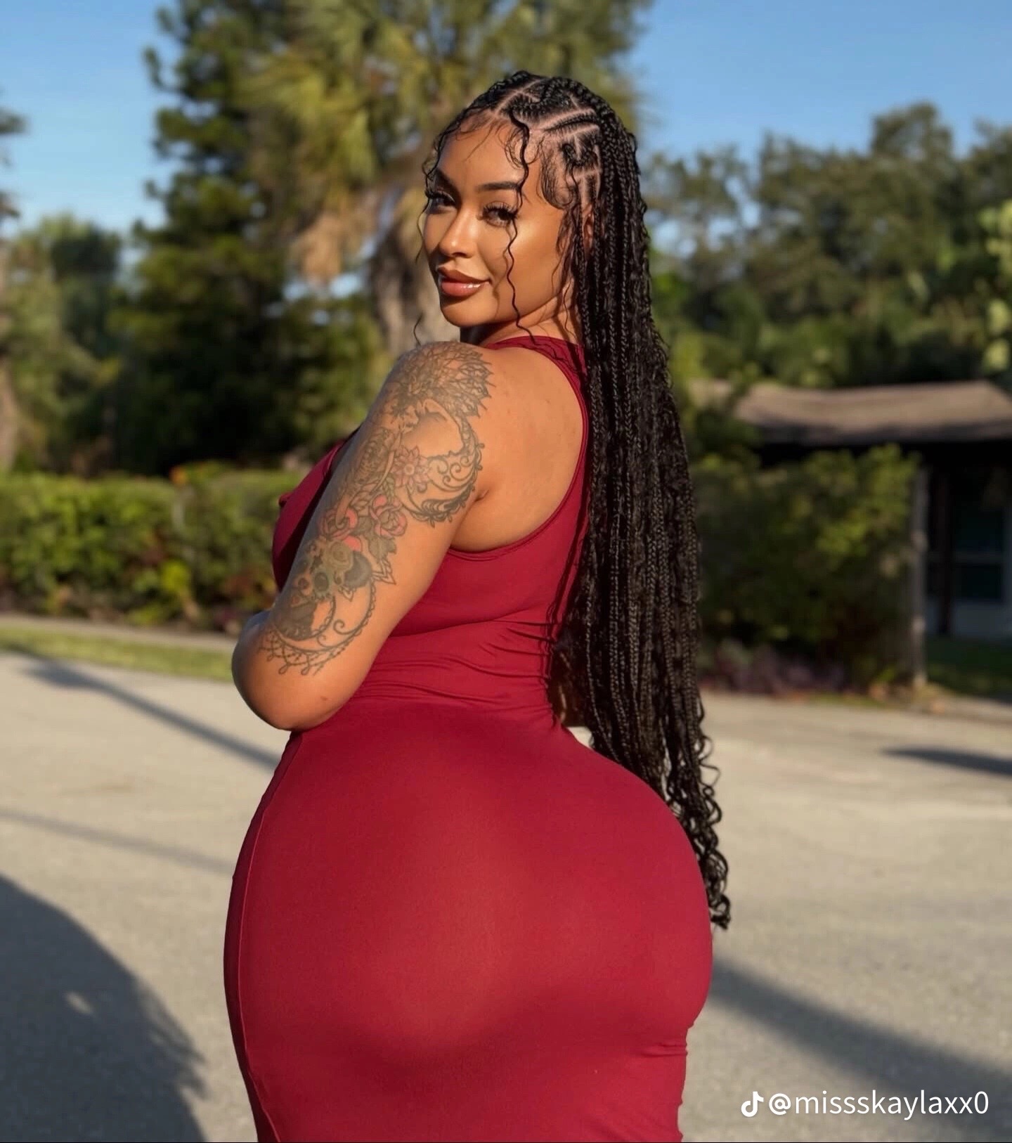 @Missskaylax
