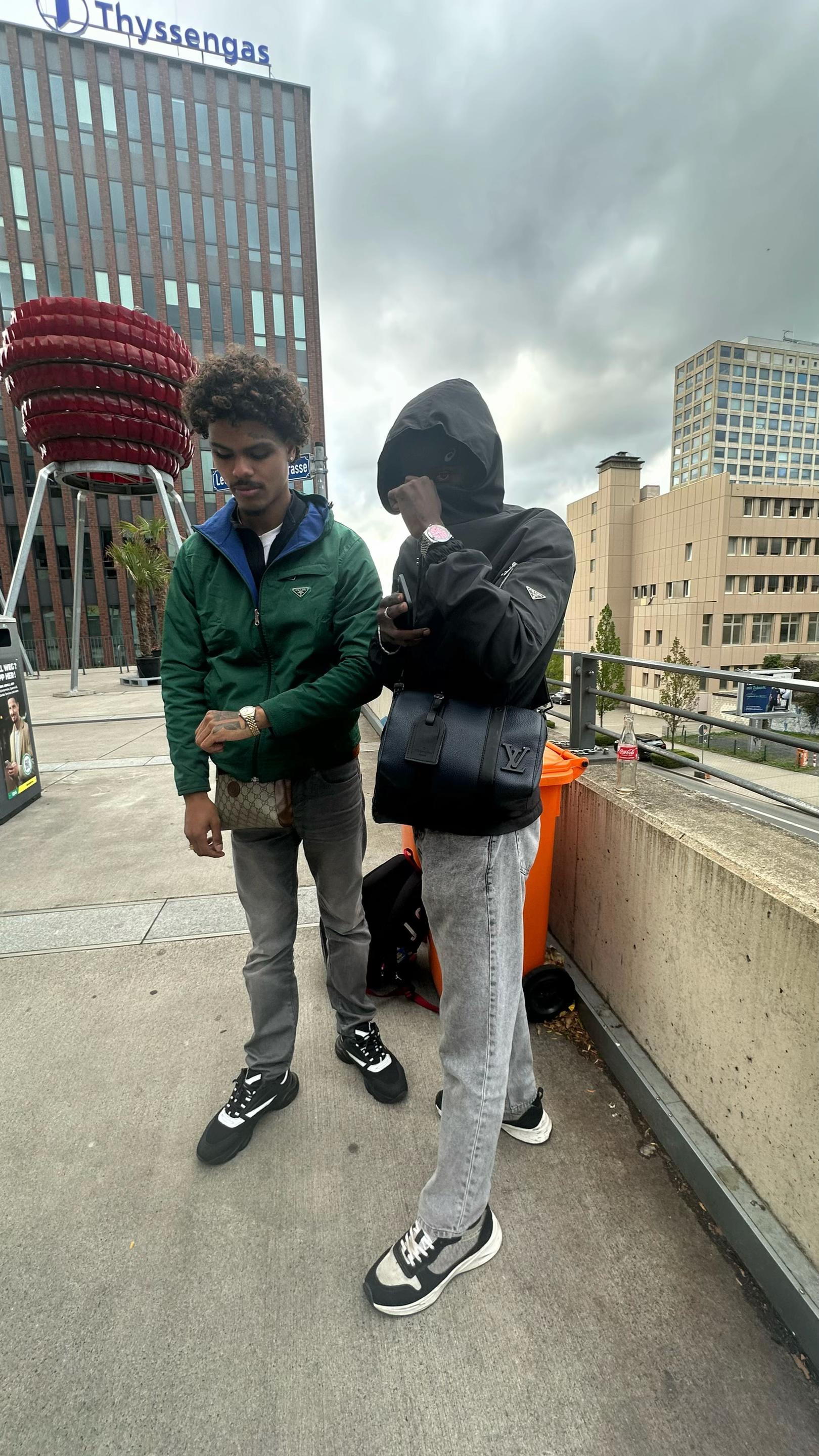 @D2ONE🪖