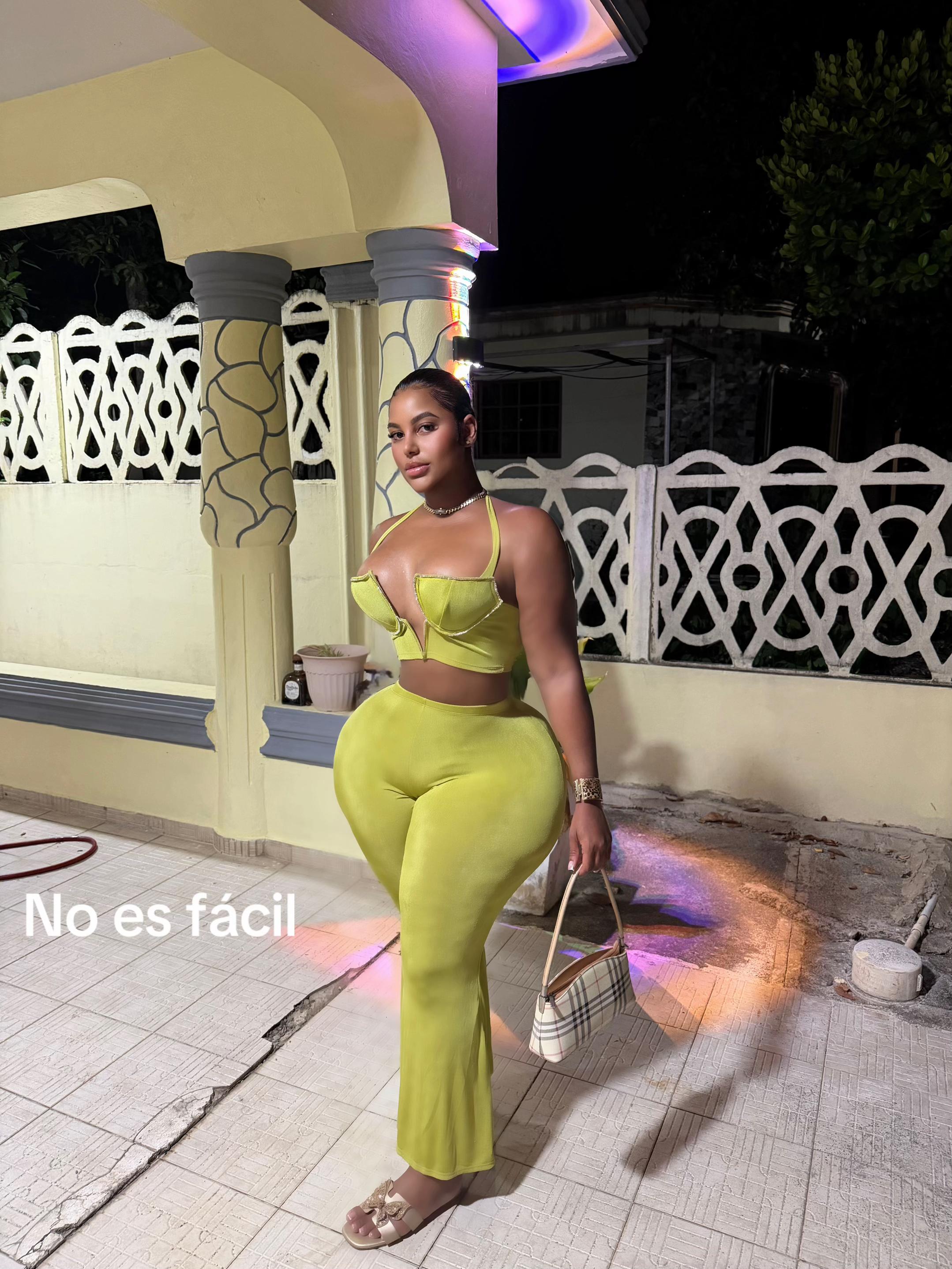 @La_negrota_abreu