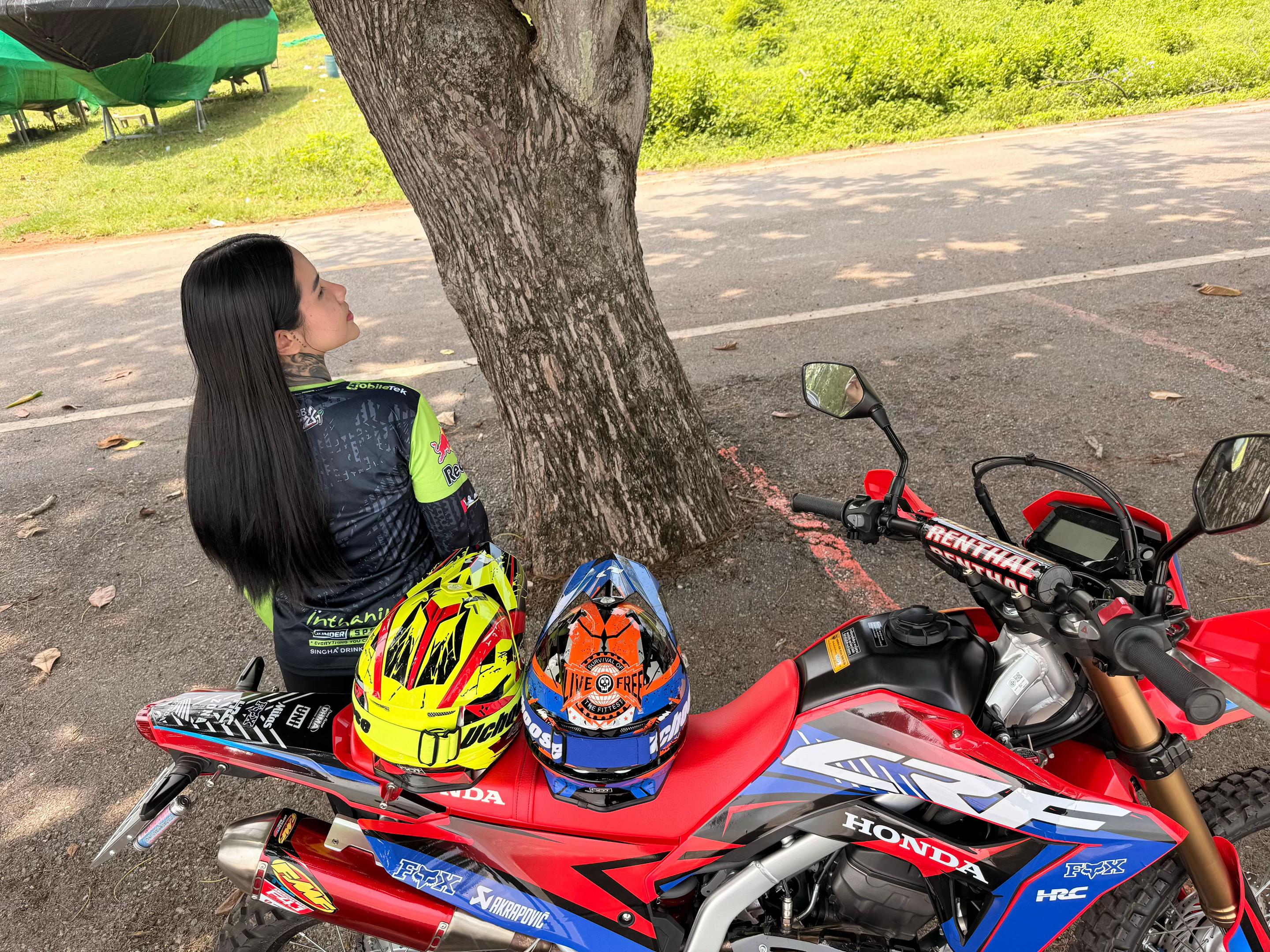 @อะไรว่ะ