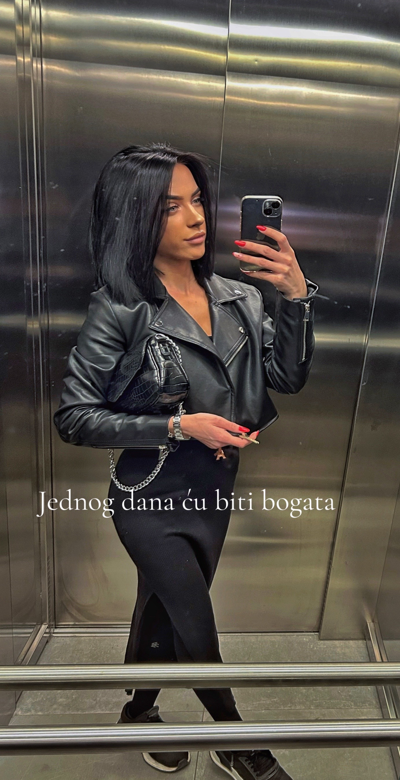 @𝓐𝓜 🎀