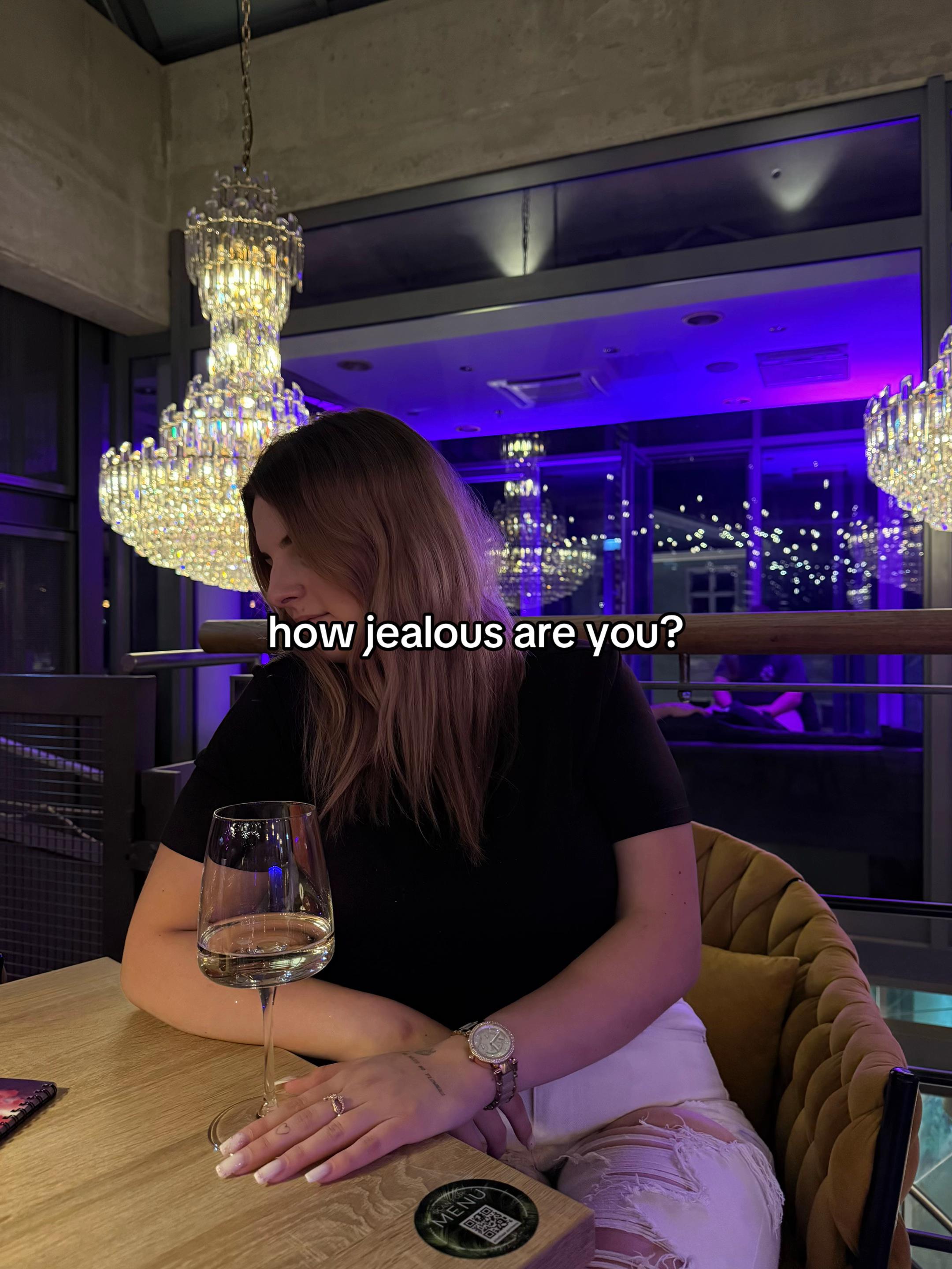 @𝑺𝒂𝒓𝒂🌸