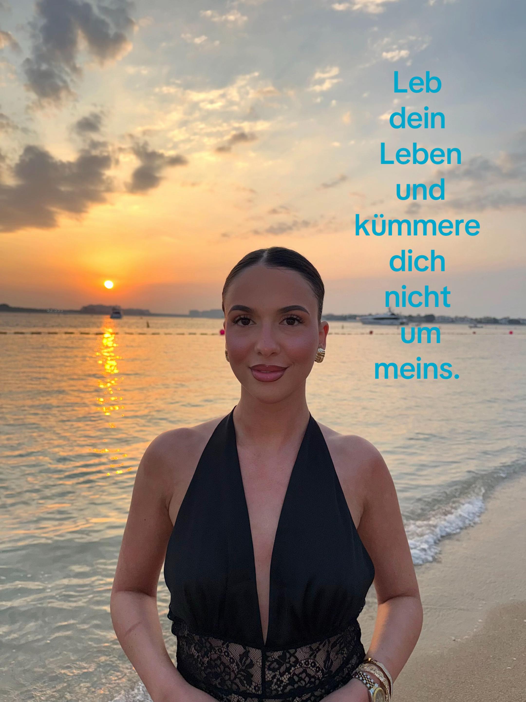 @Laura 🦋