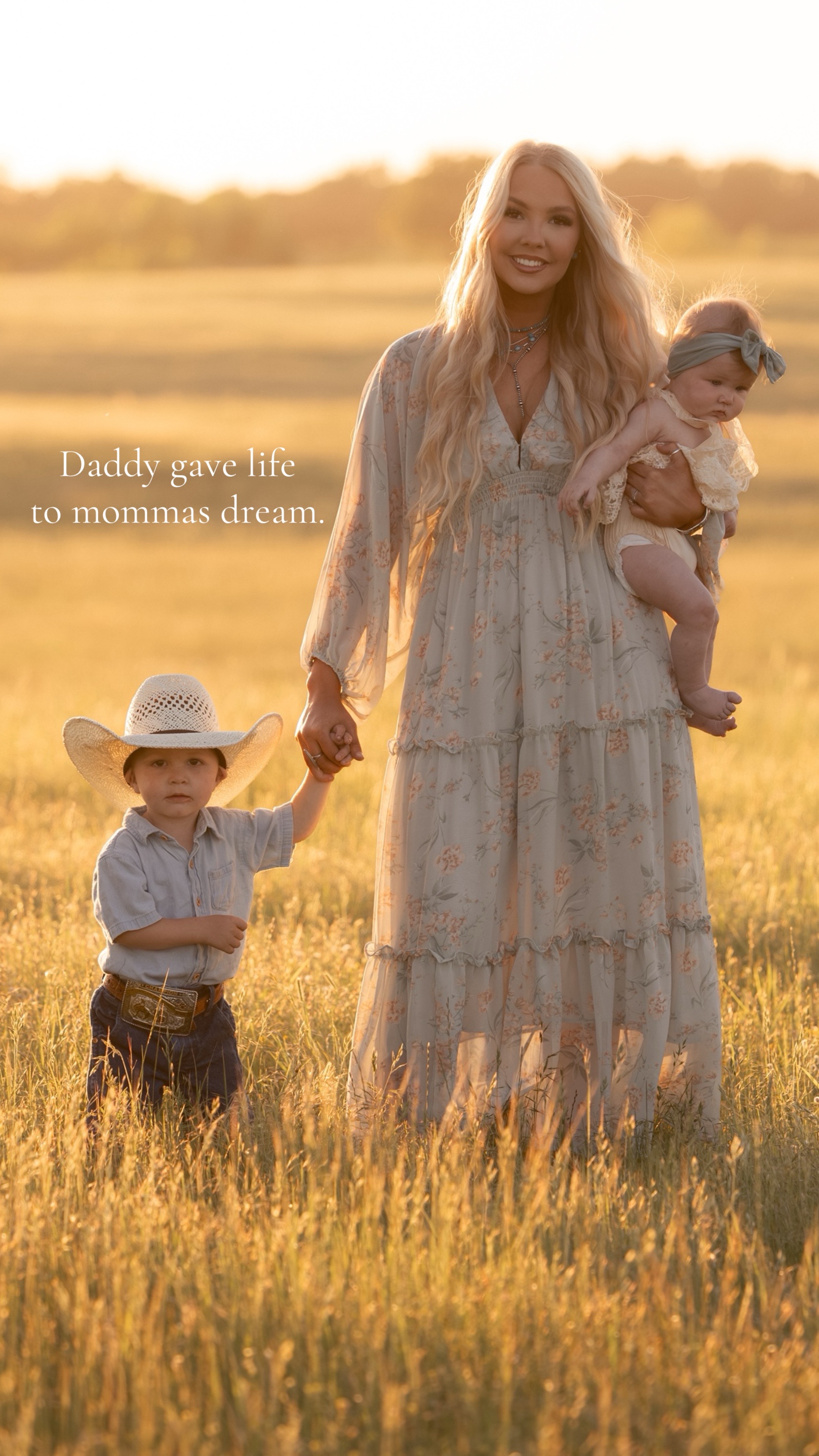 @HOLLY|RANCH WIFE & SAHM