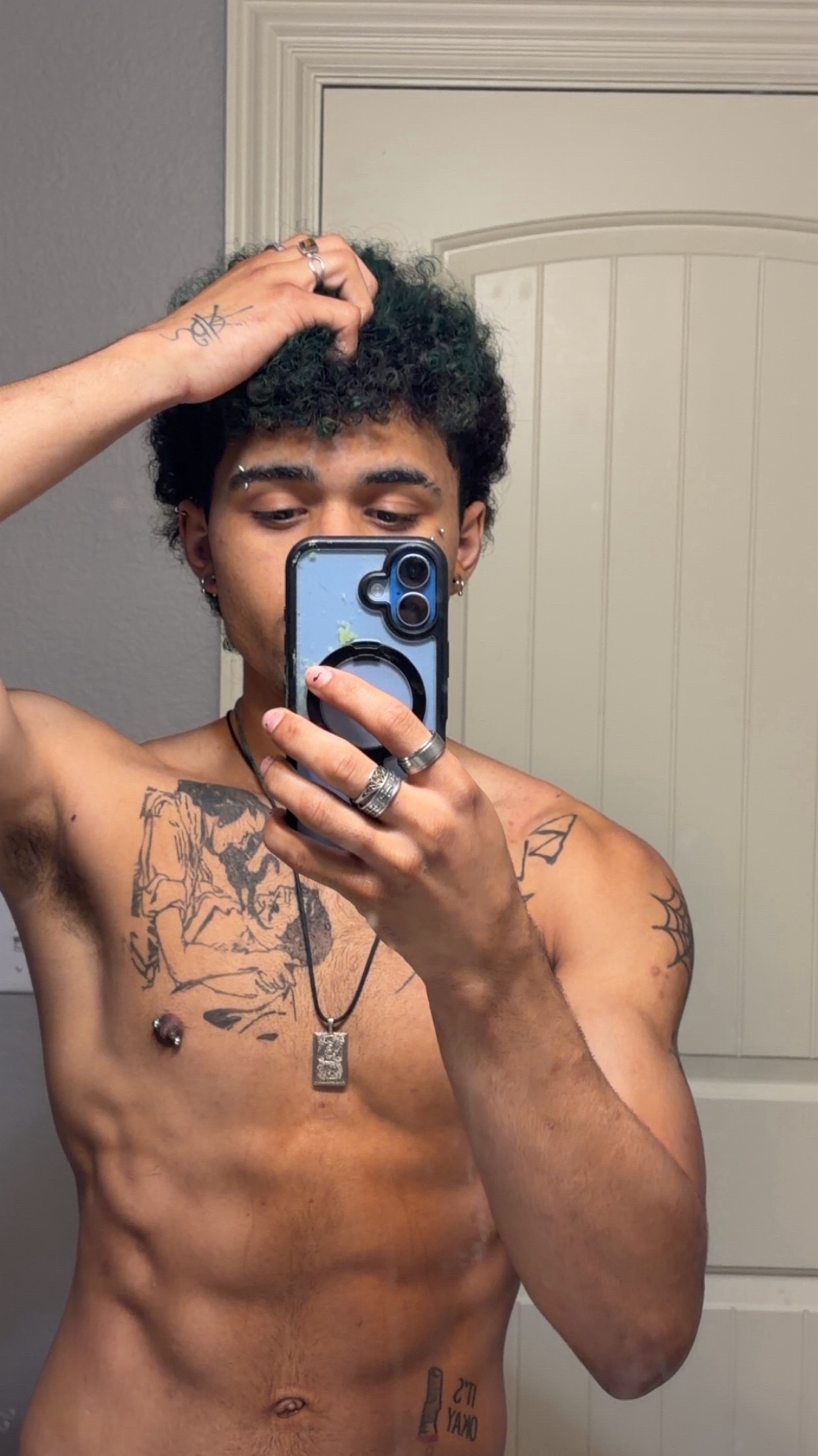 @C4m