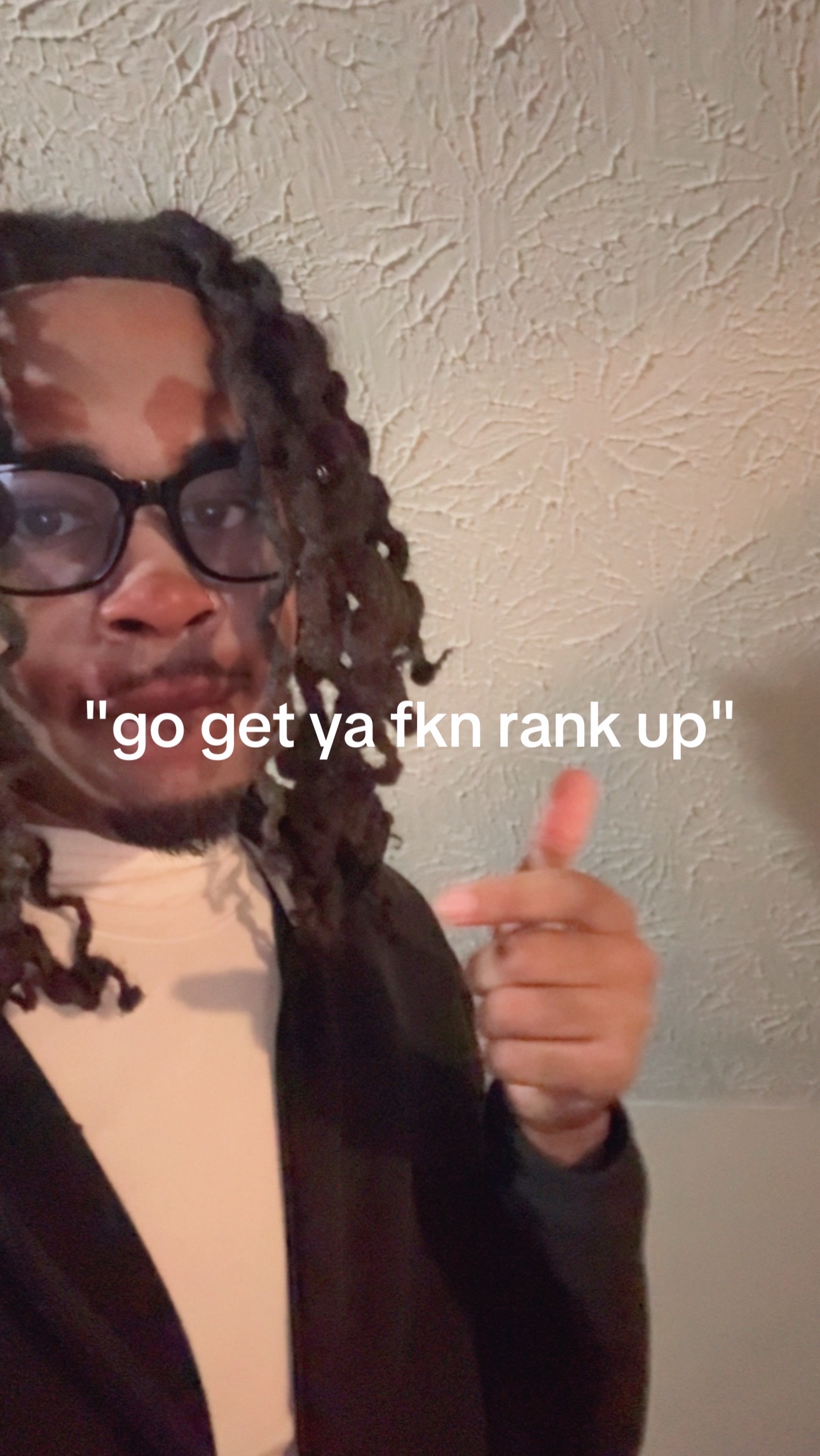 @️