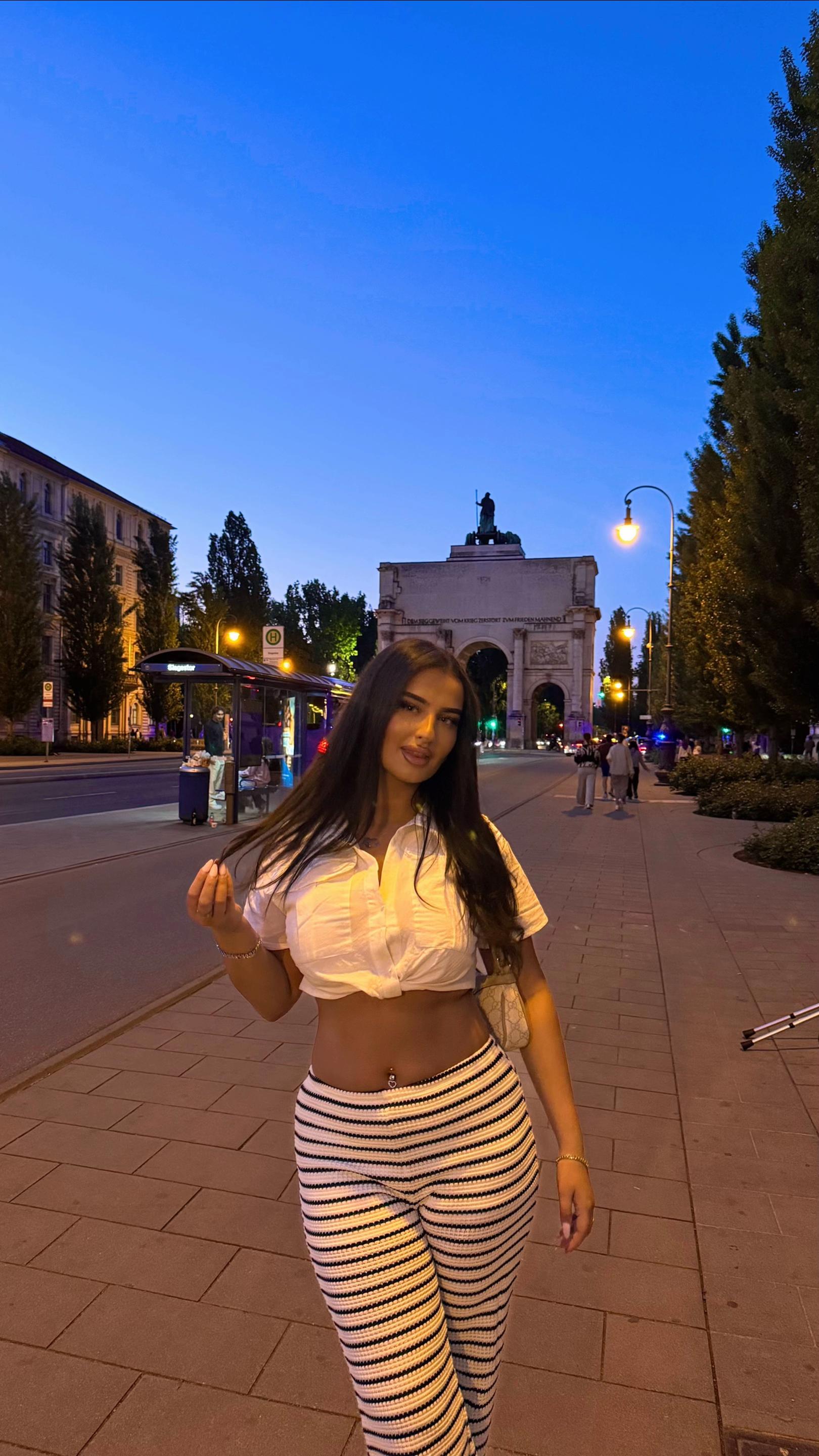 @𝒮