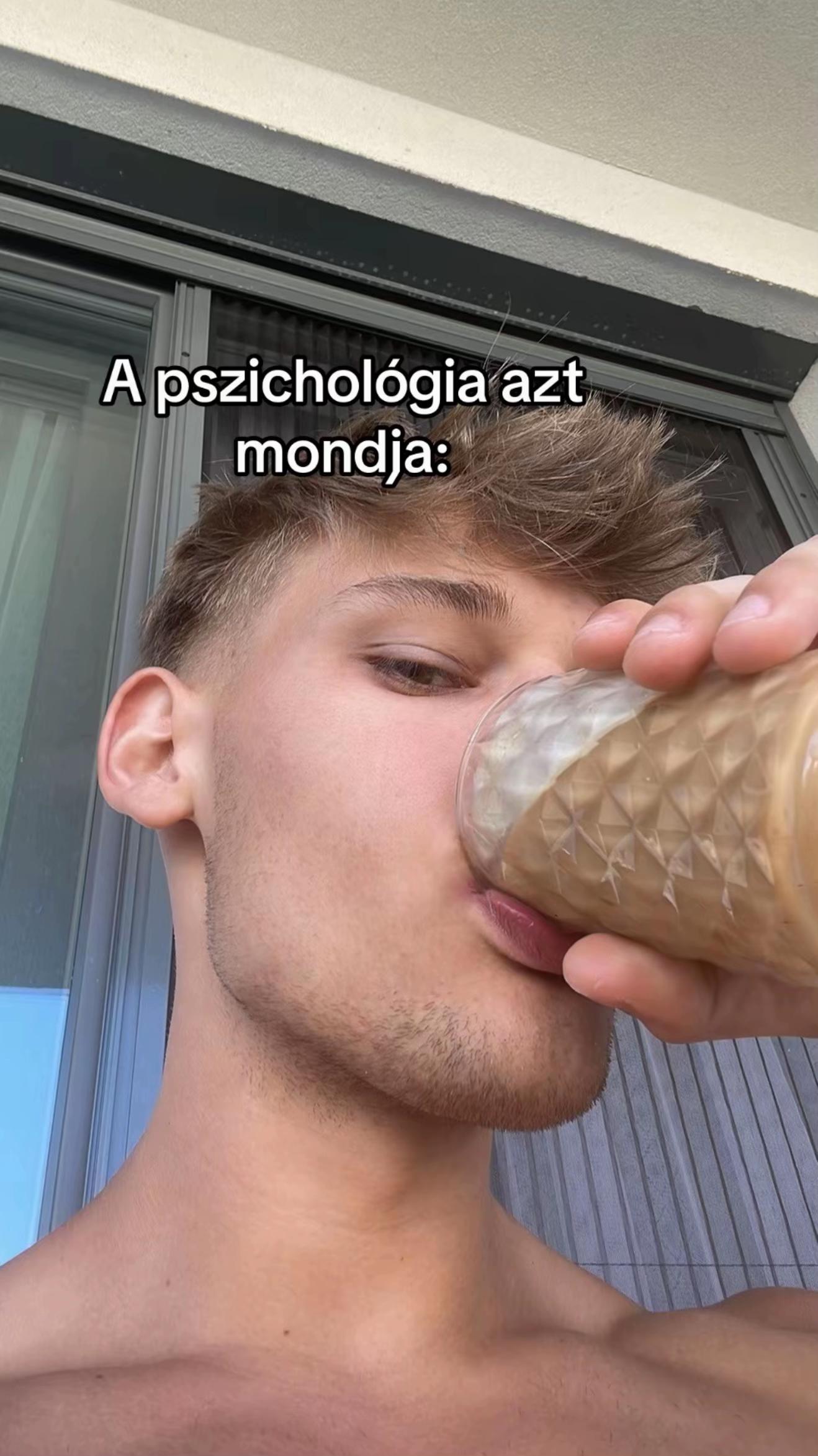 @Moln&aacute;r Andr&aacute;s