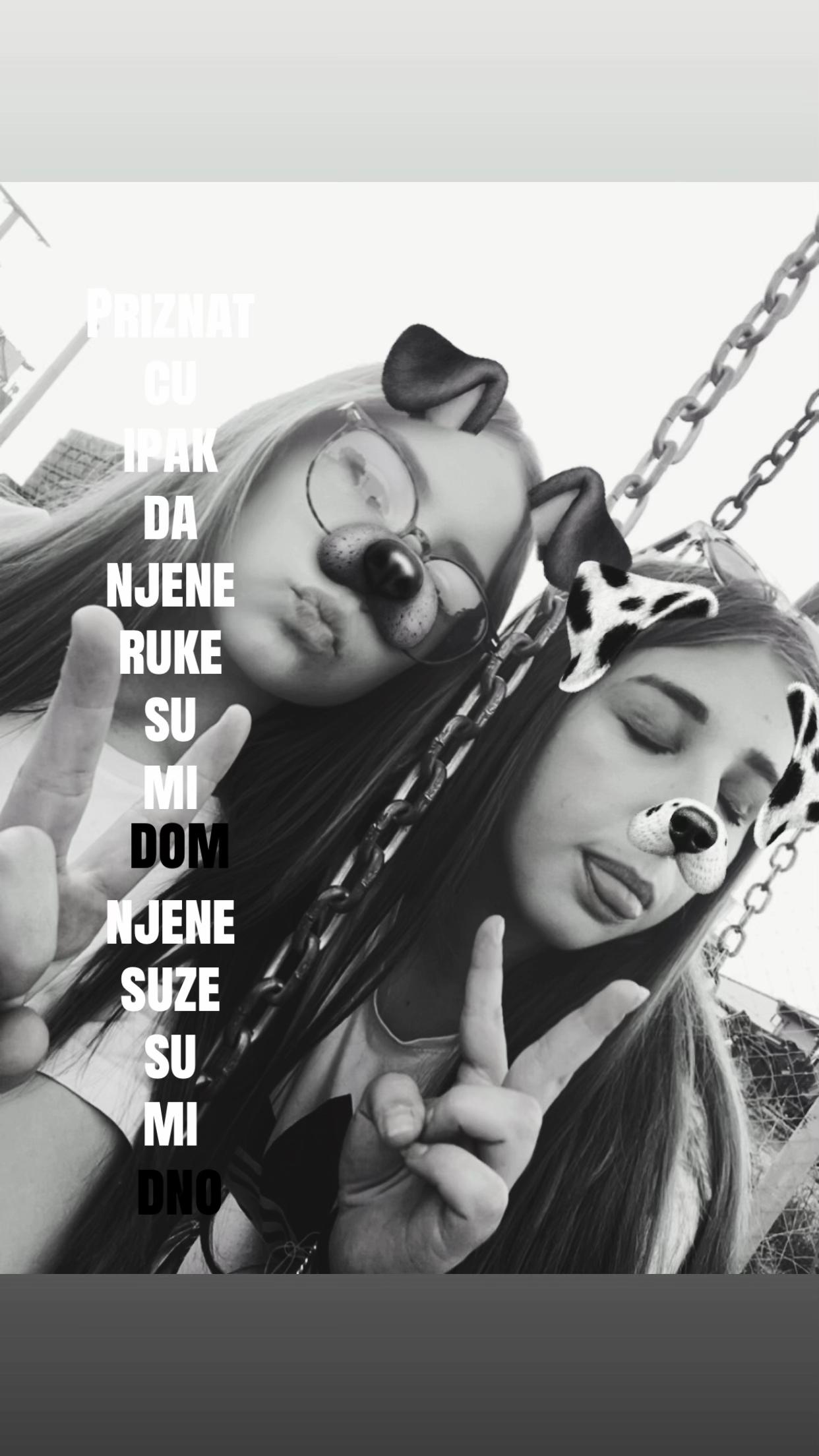 @𝓭𝓸𝓻𝓪🦢