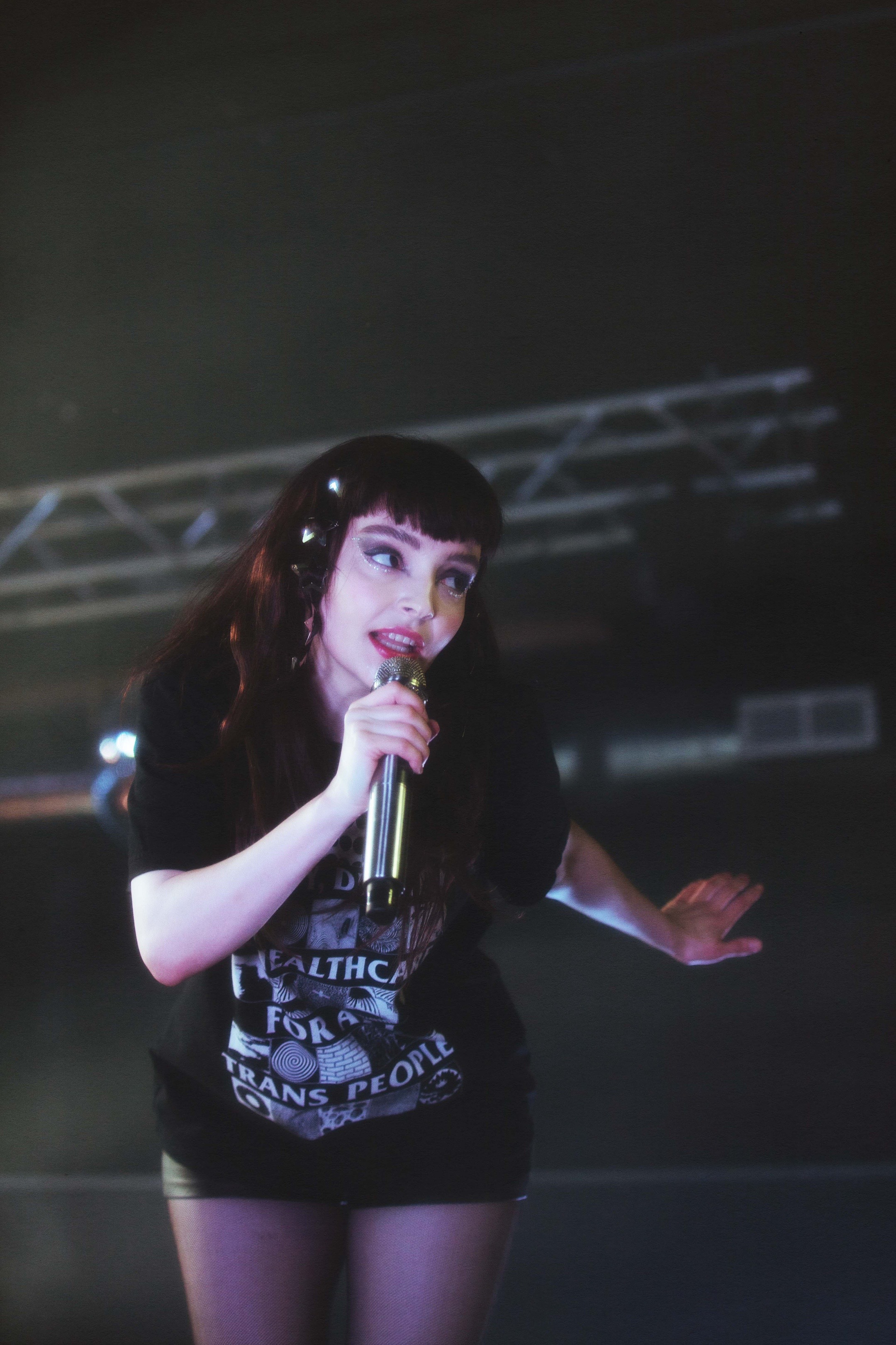 @Lauren Mayberry