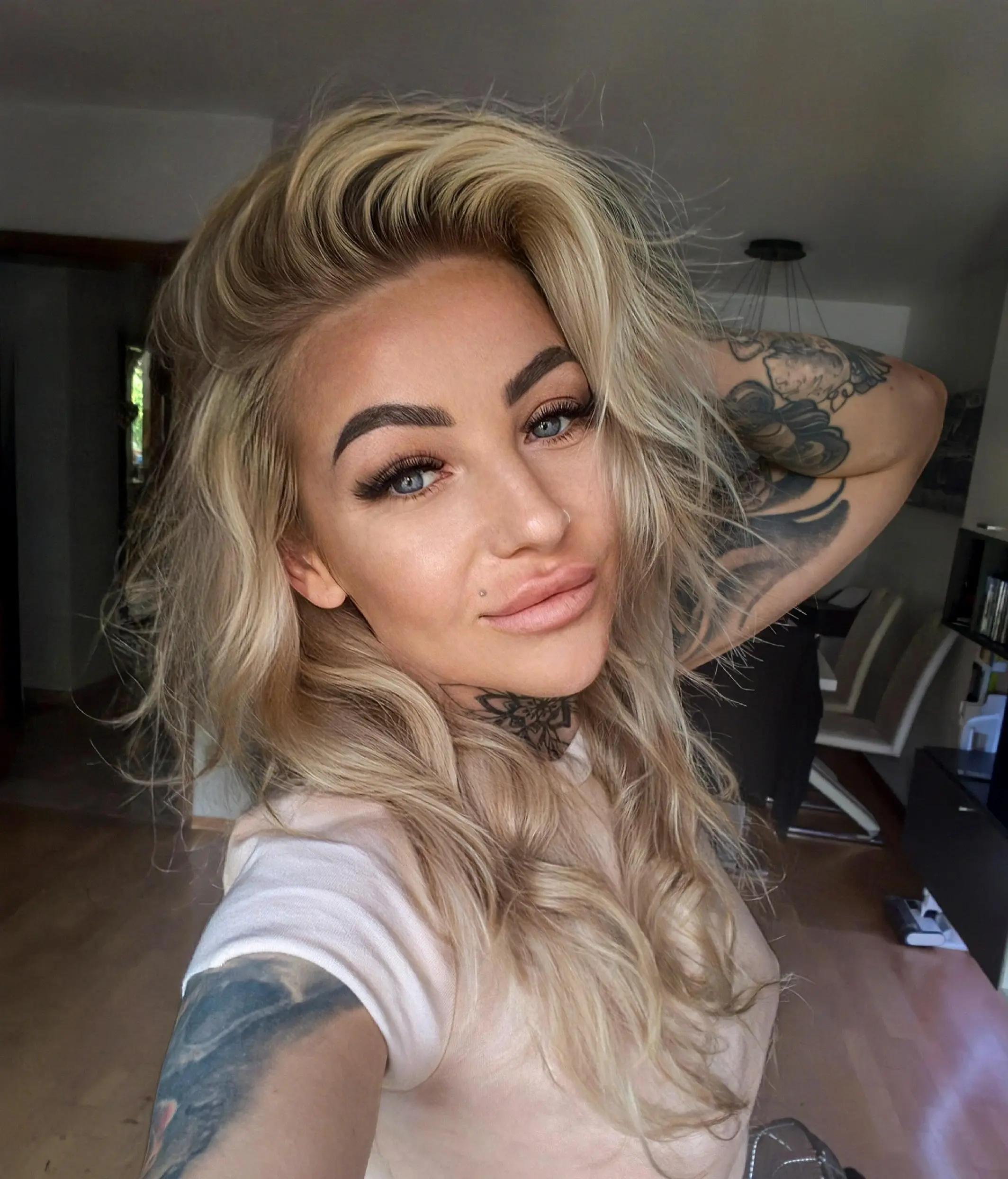 @Karolina