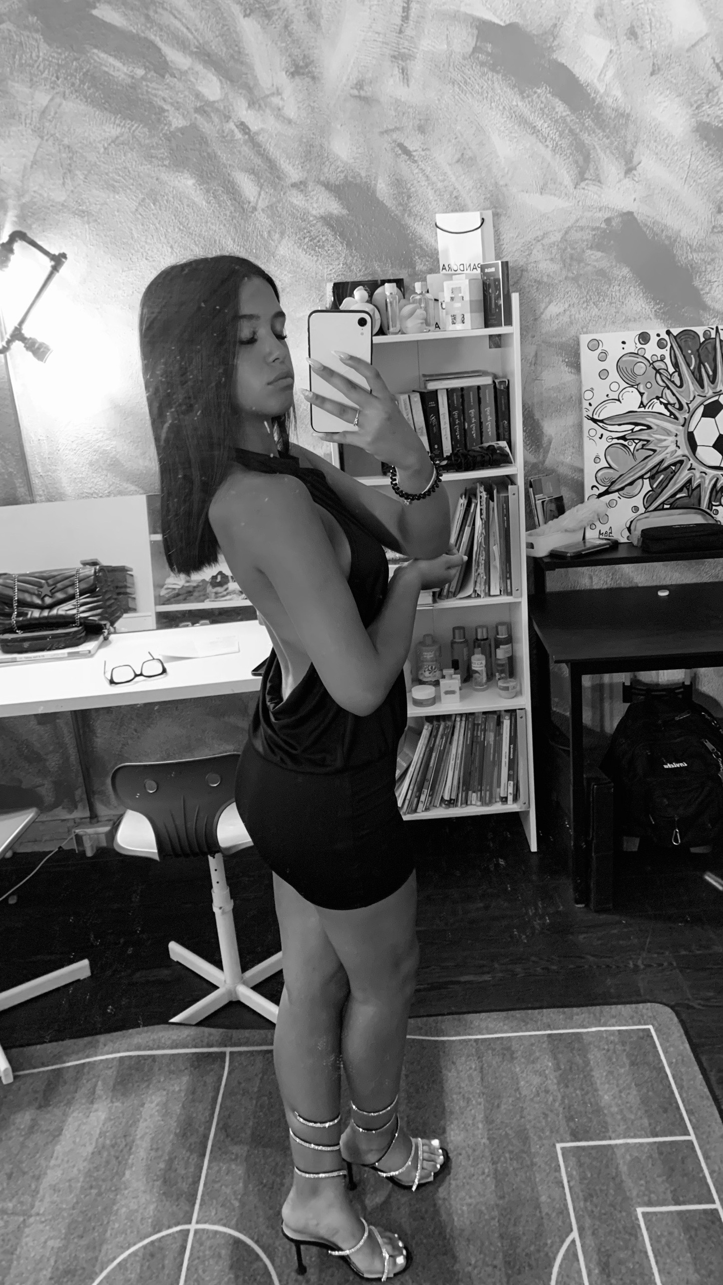 @𝐳𝐨𝐞