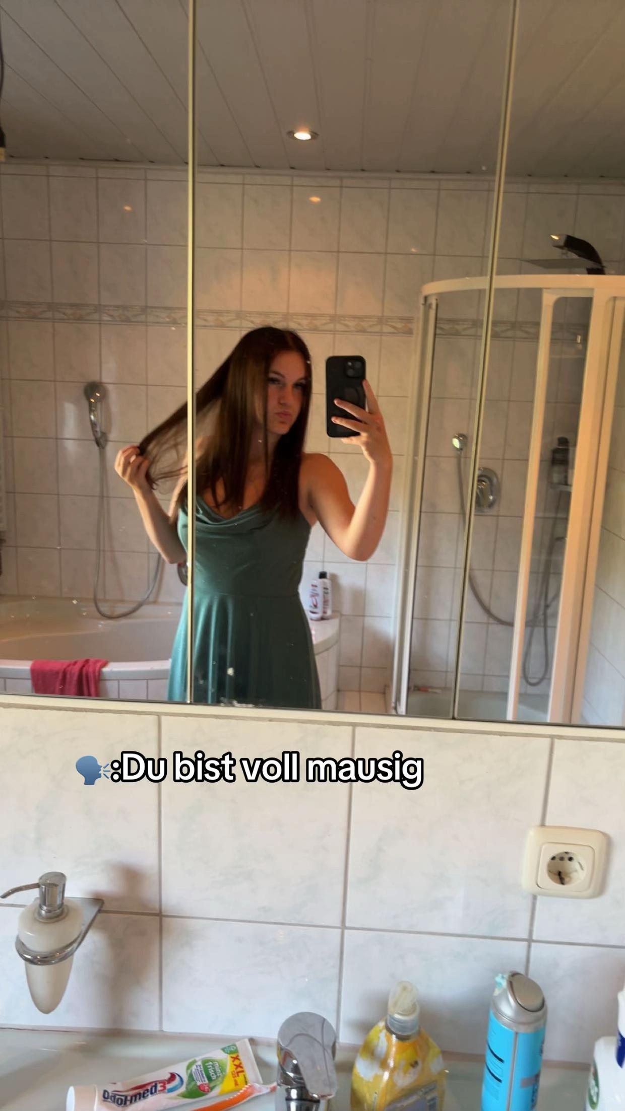 @Lena🌸