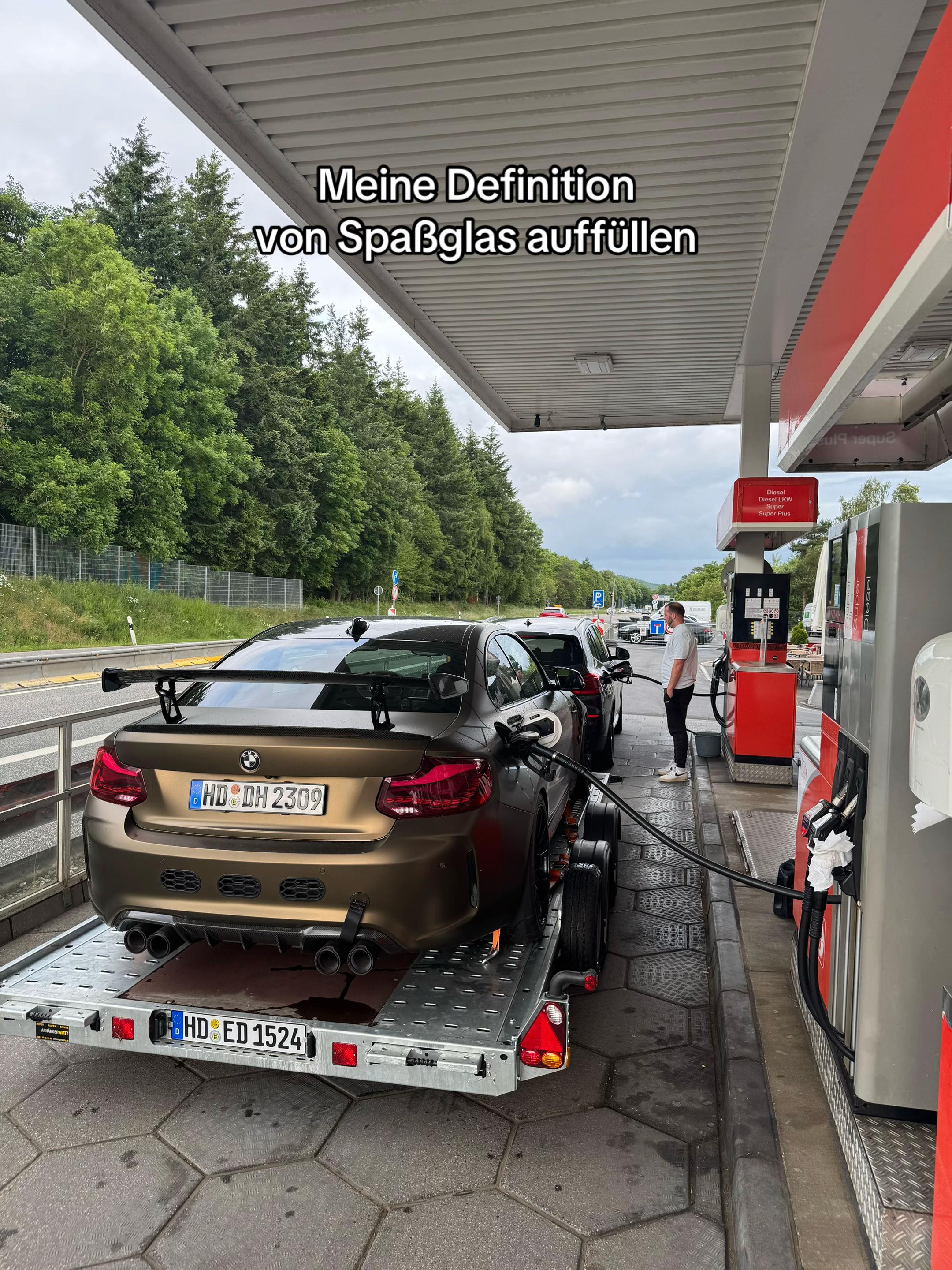 @M2_Dennis