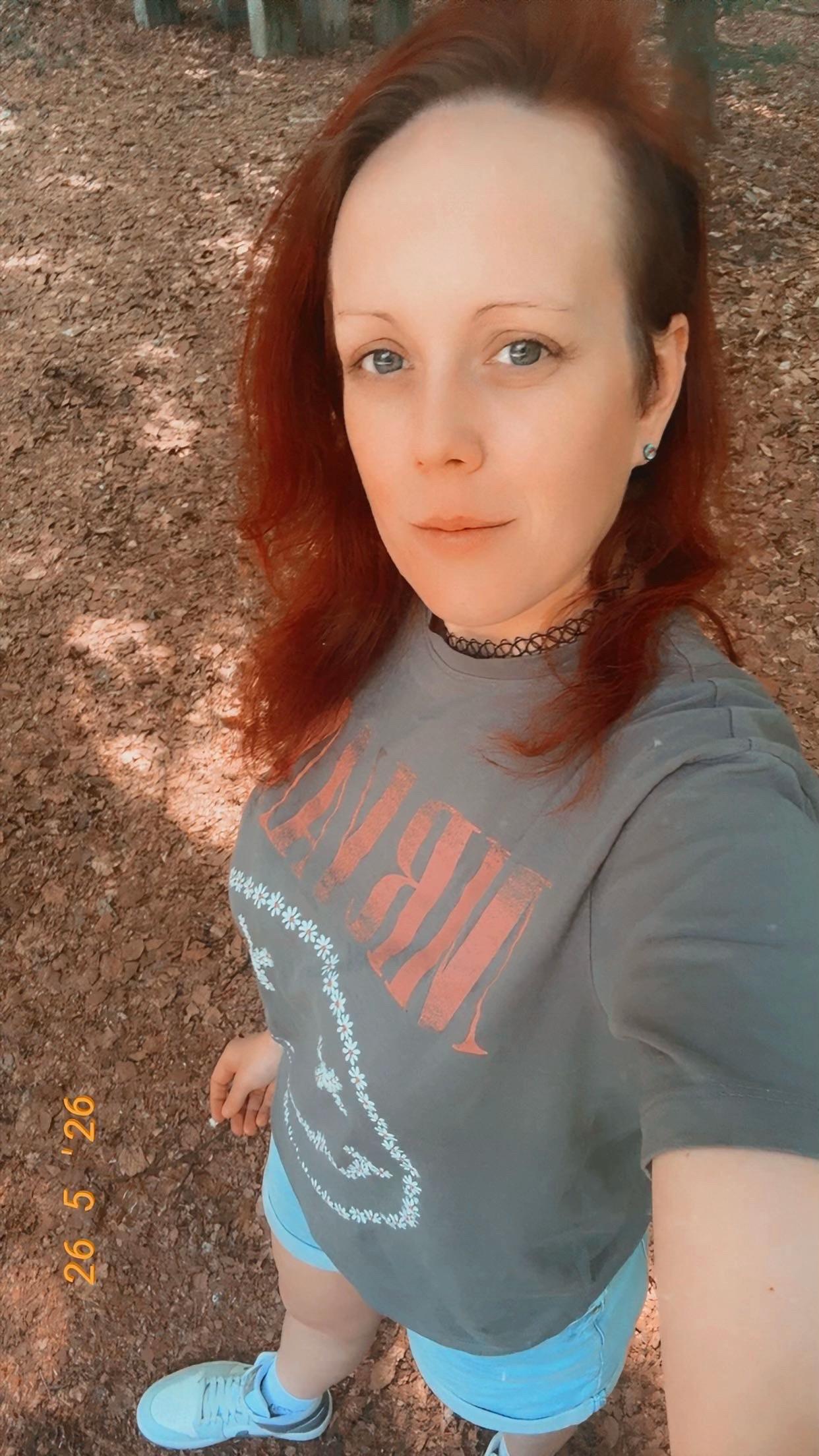 @Queenperli 🏳️&zwj;🌈