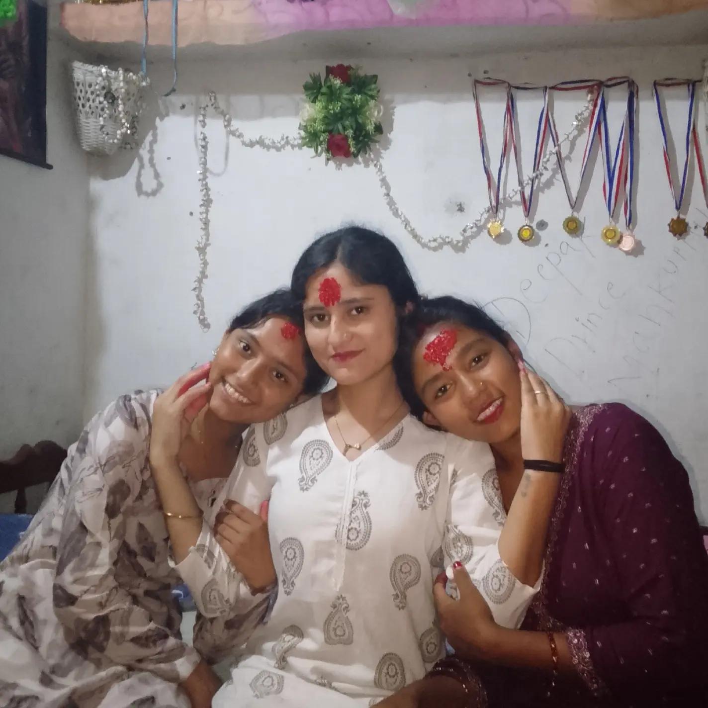 @स्नेहा ✨✨