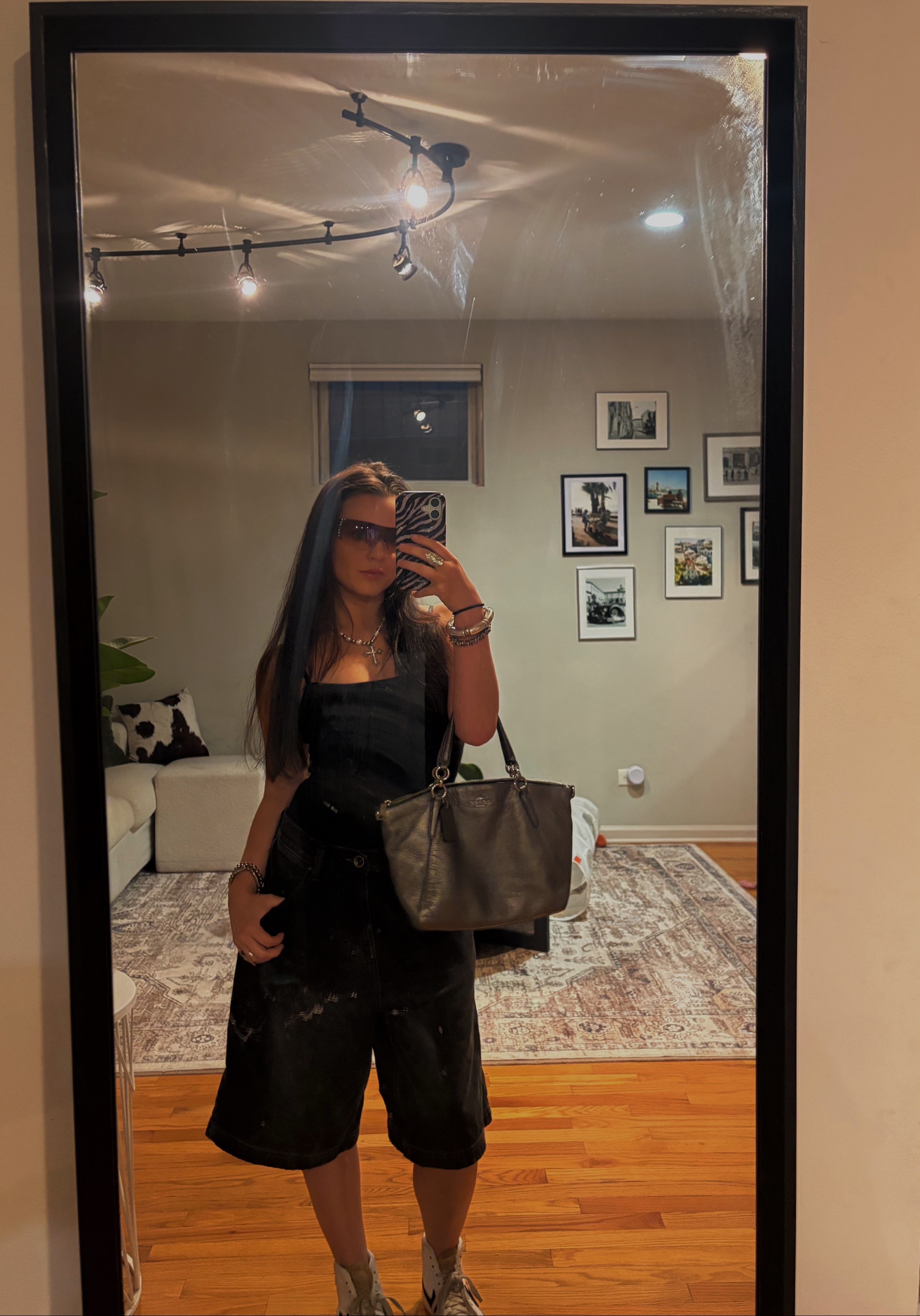 @Carley 🔮🖤