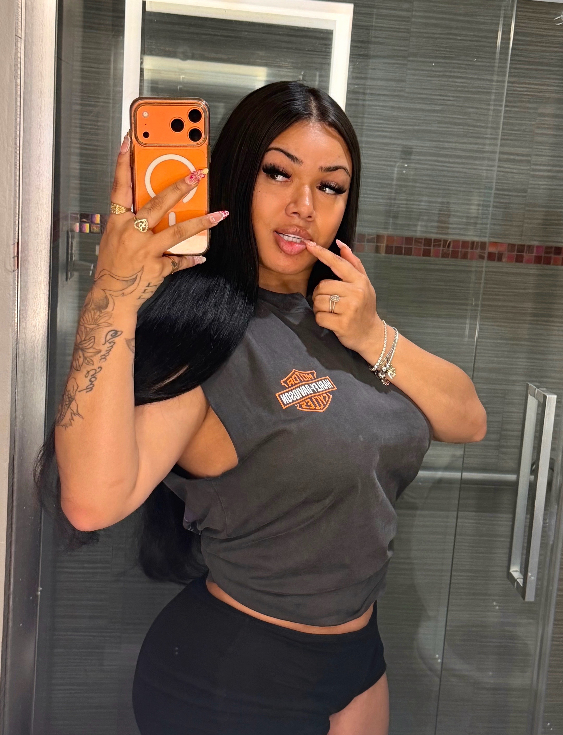 @Flygirldeeezy