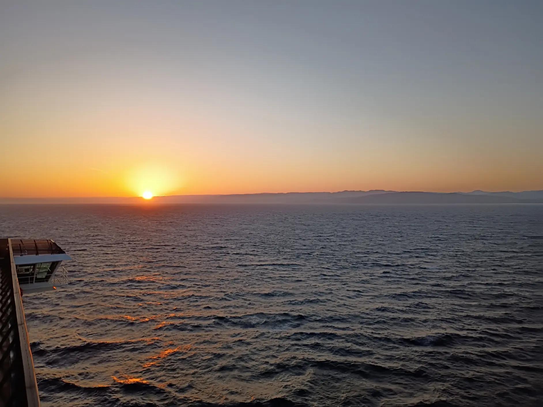 @SunsetWanderer🌅