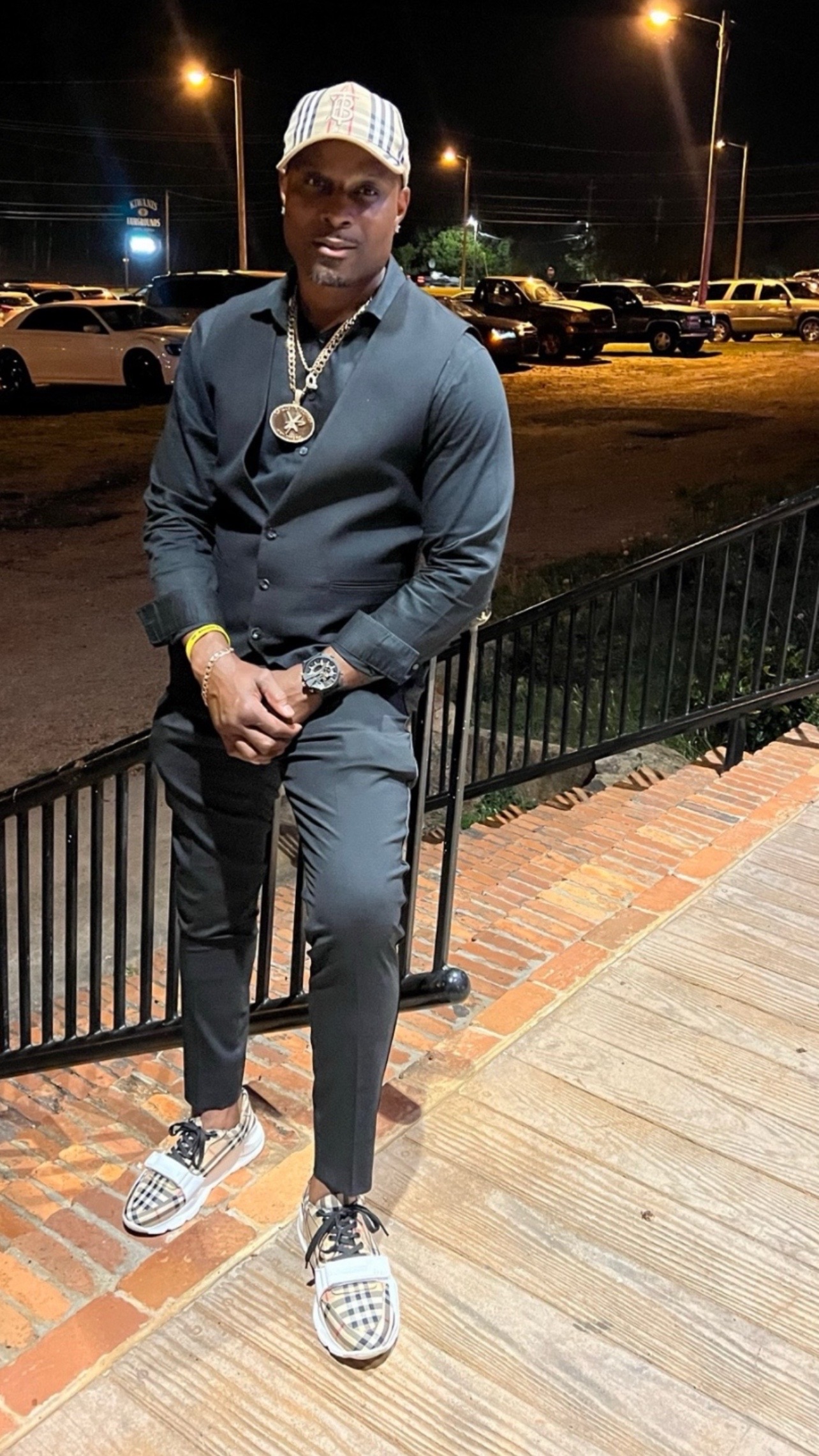 @Xsklusive Fashion LLC