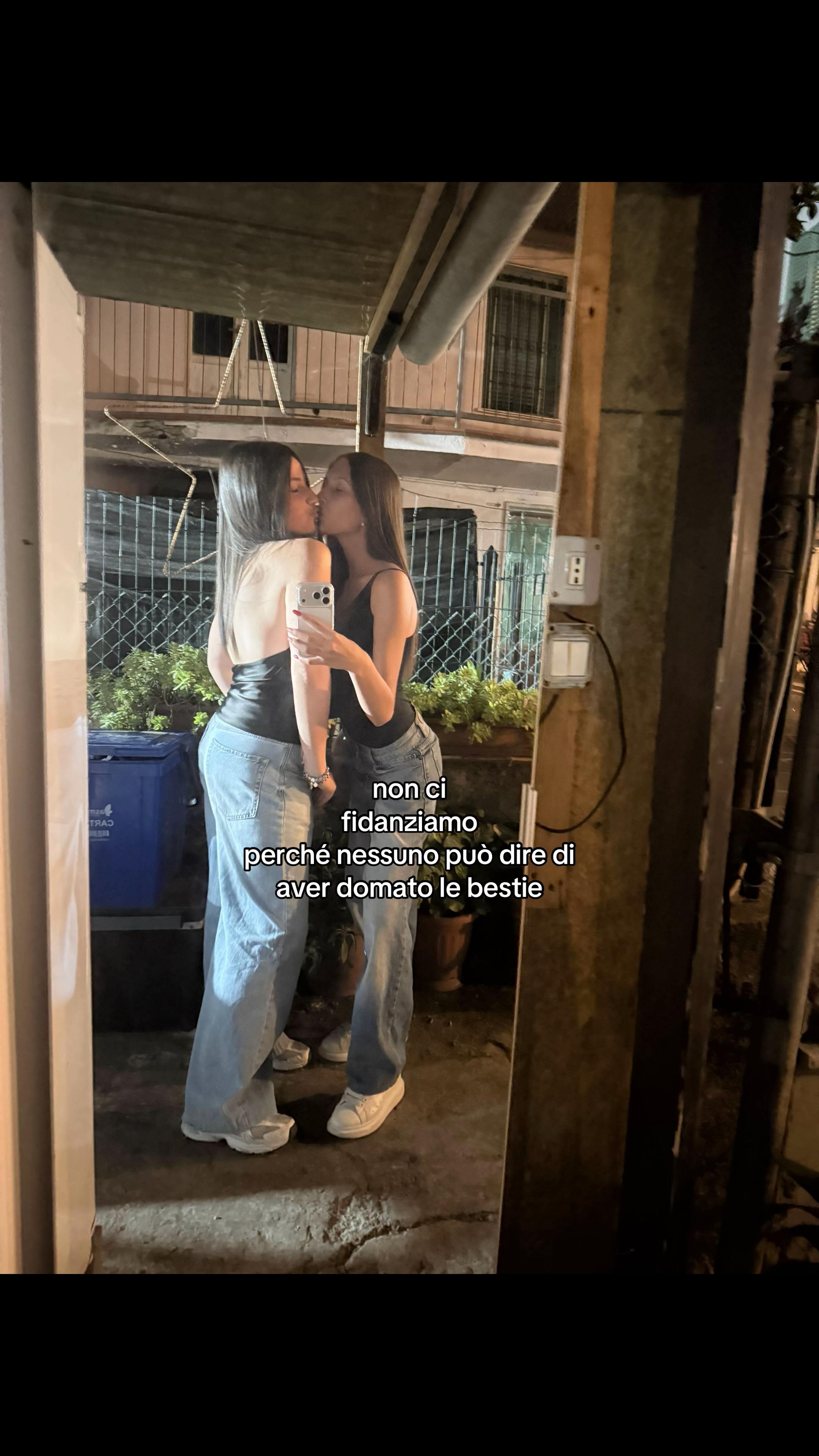 @vi
