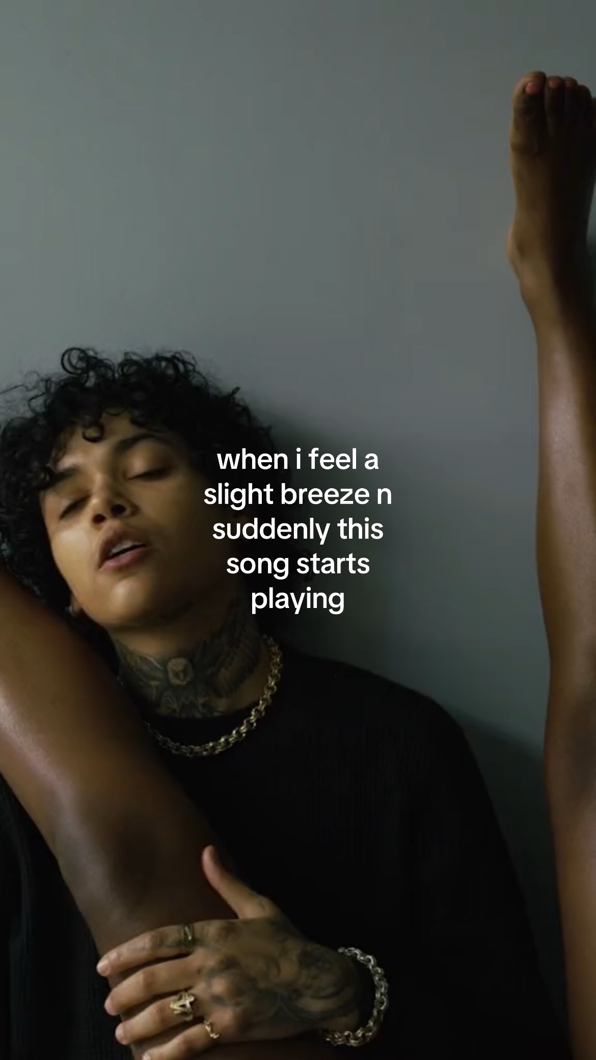 @𝒟