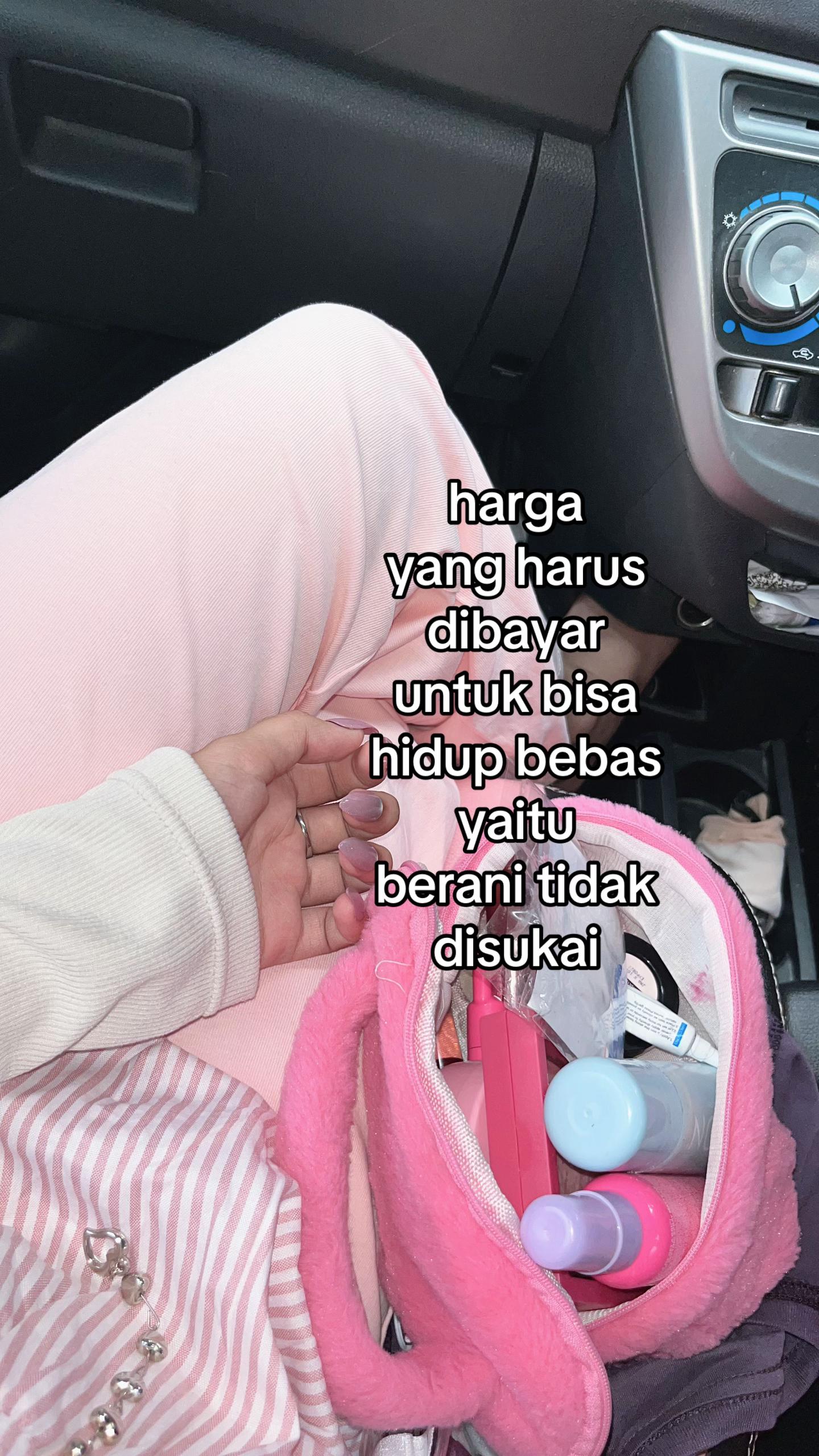 @???