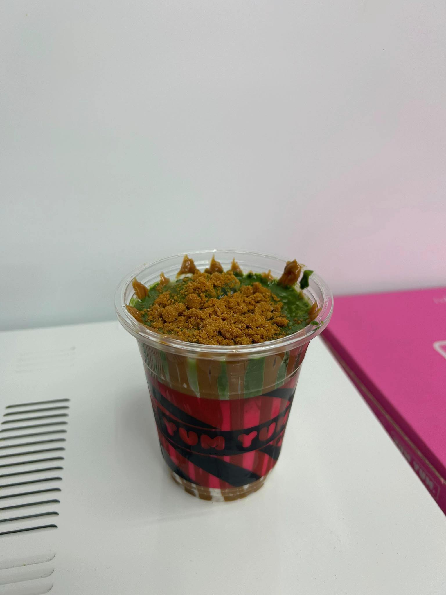 @Yum Yum Burgers & Desserts