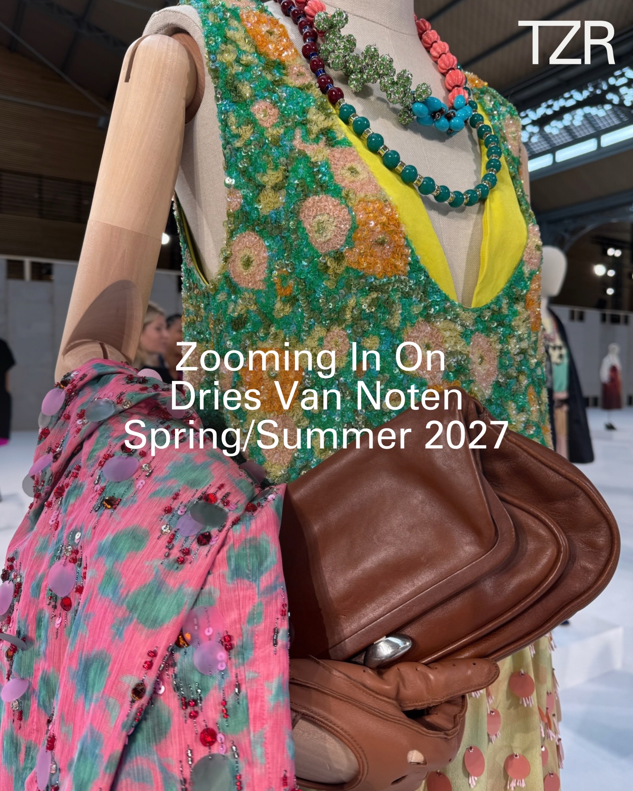 @thezoereport