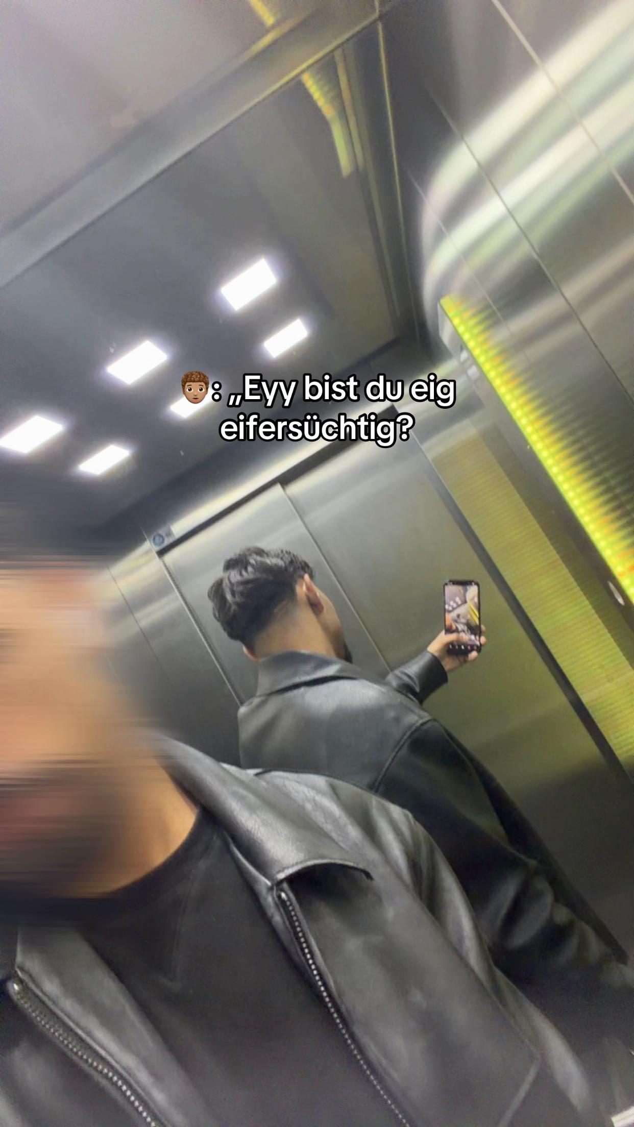 @𐱅𐰇𐰼𐰰 🐺