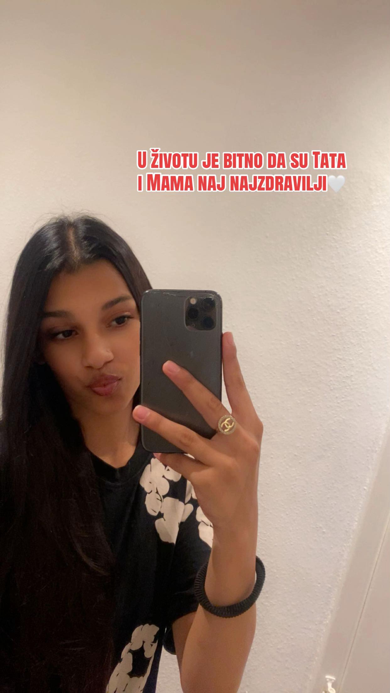 @🪽mallika🪽
