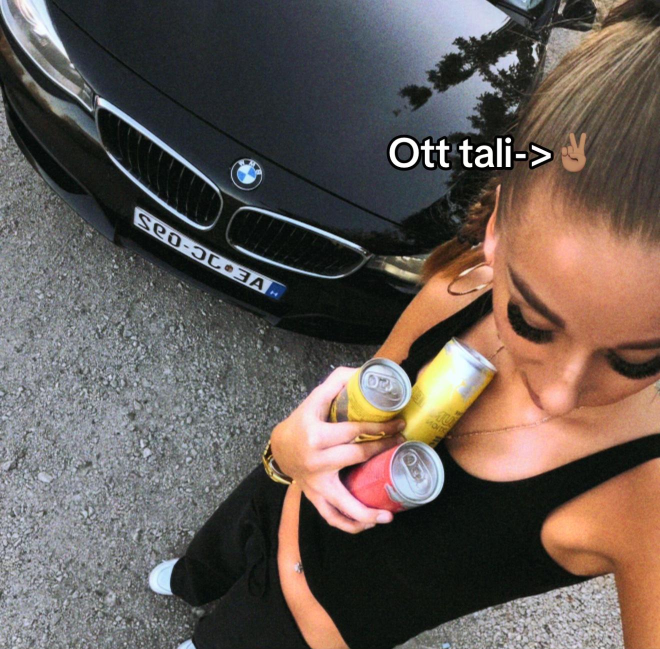 @Alexandra Moldov&aacute;n