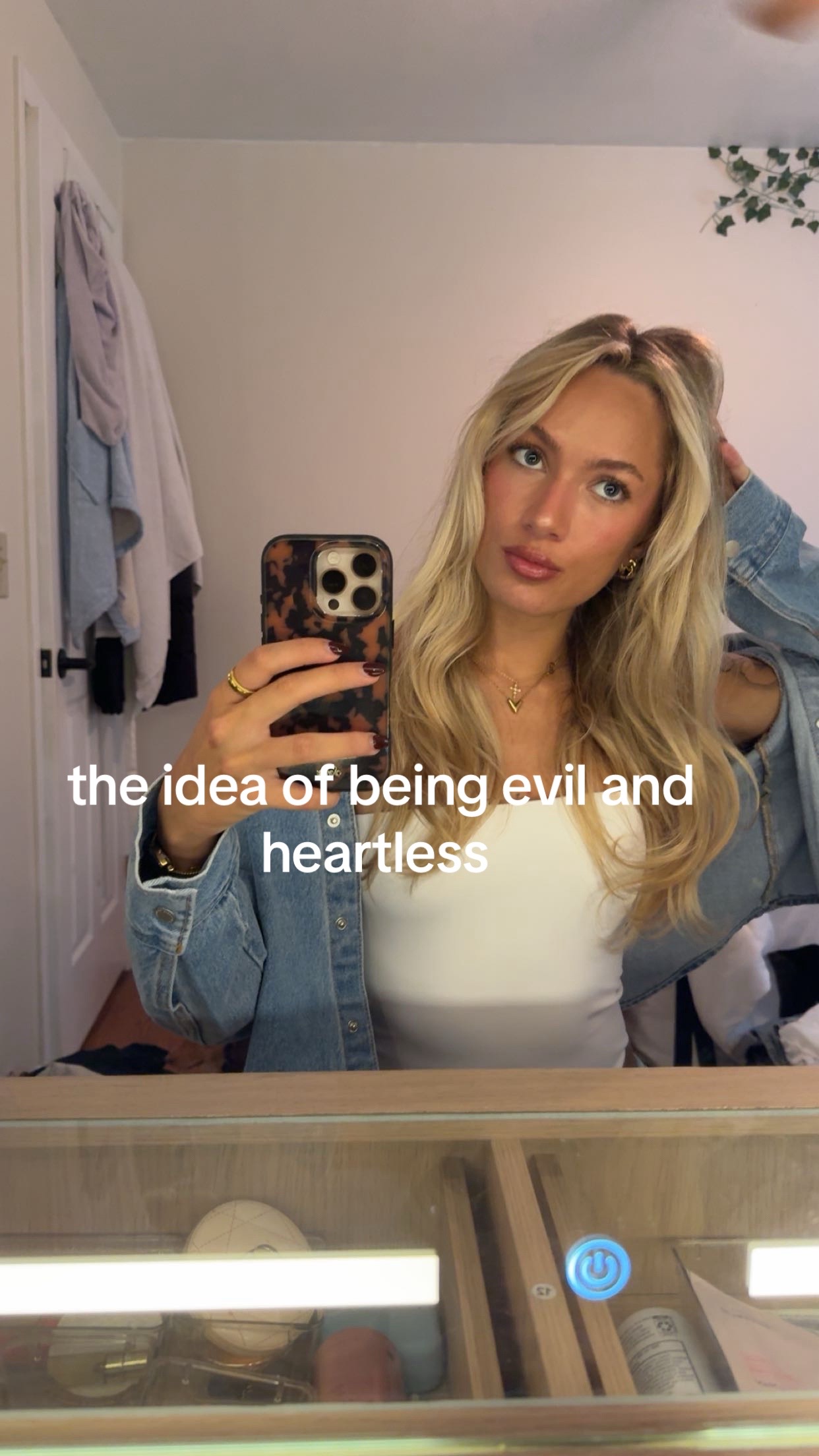 @Ella🦋