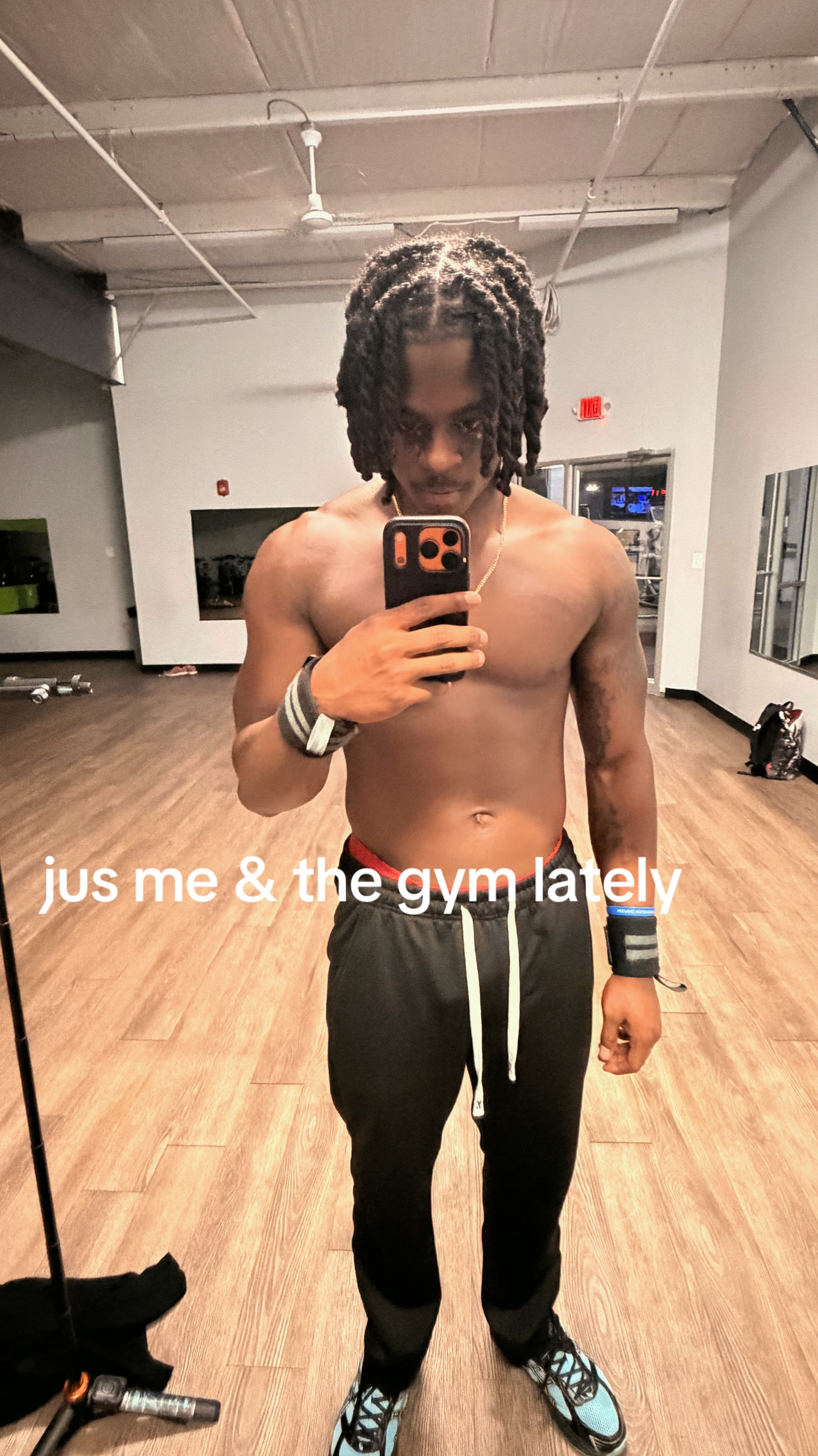 @mon