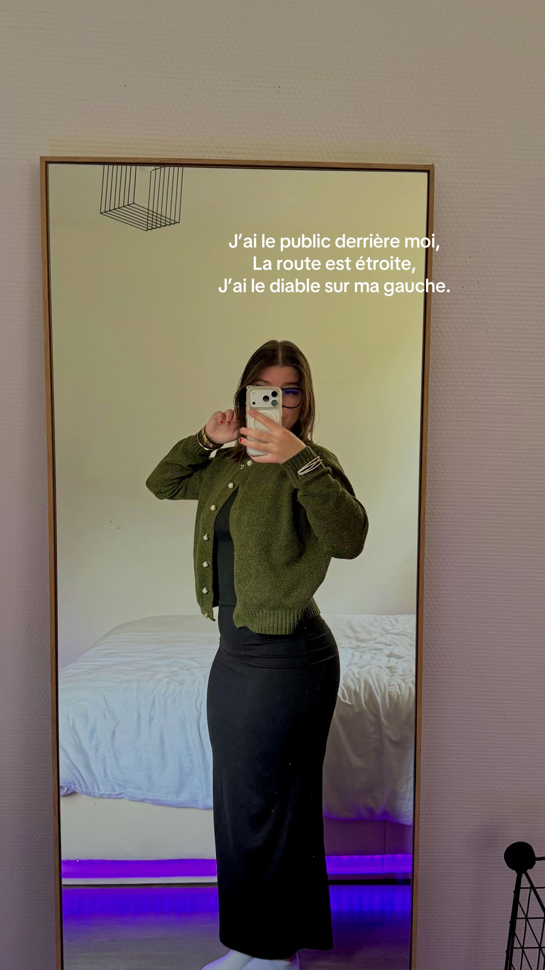 @𝟐𝟐𝟐