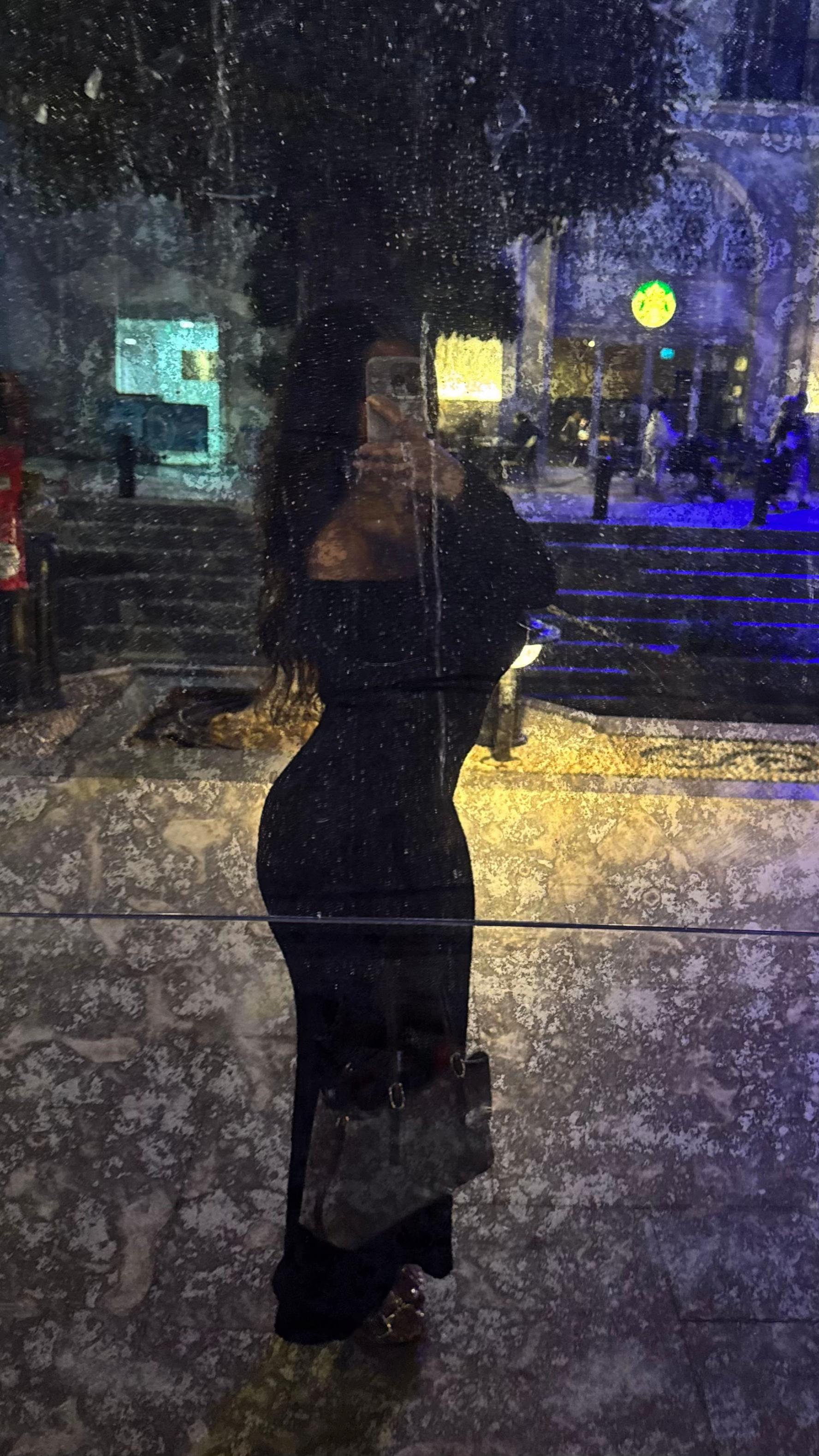 @𝐋𝐀𝐑𝐀.