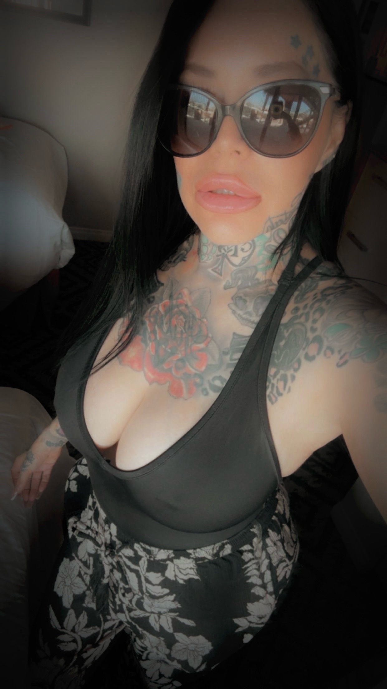 @2prettyniniluv