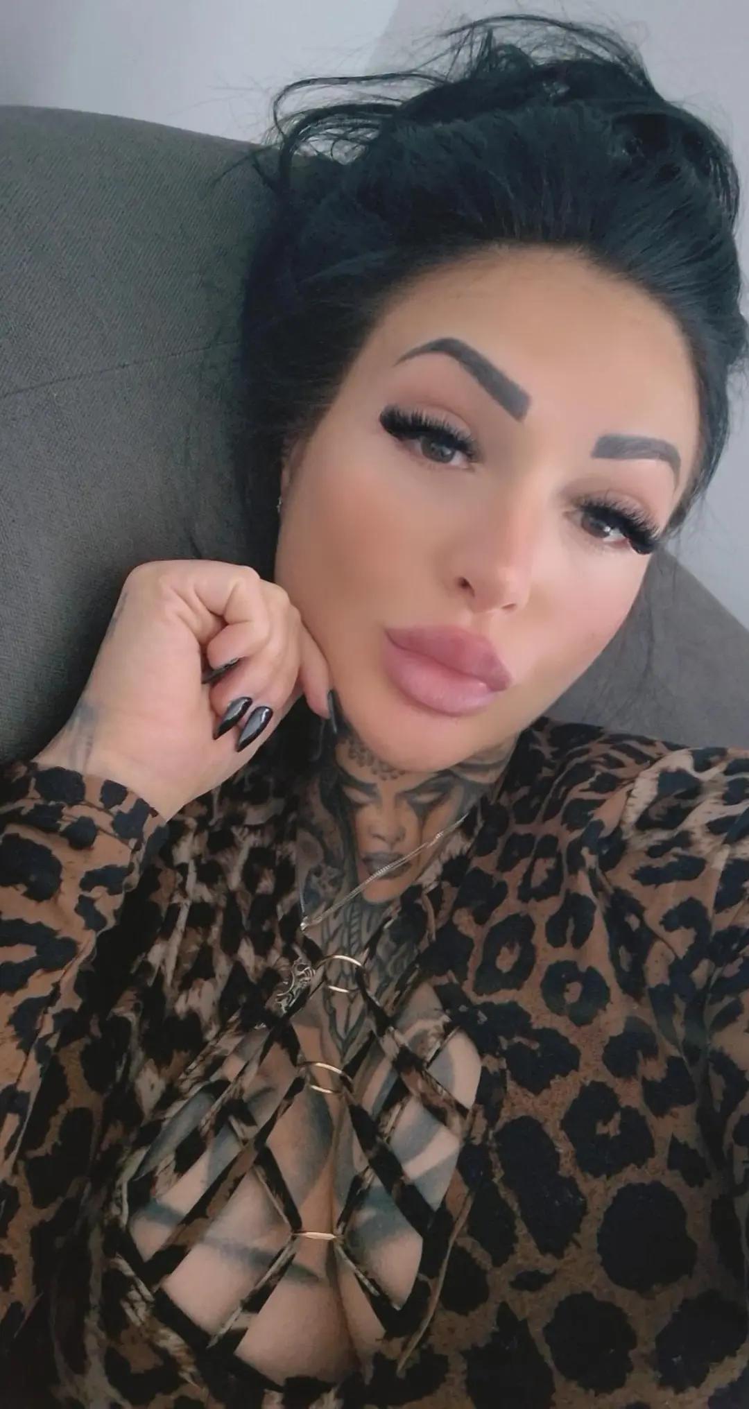 @Beniken93