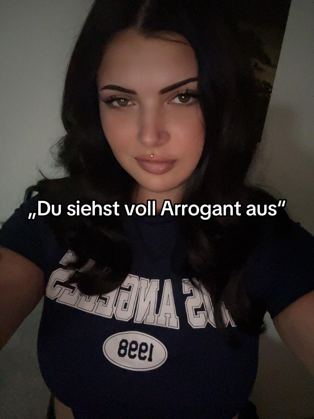 @𝓖𝕝𝐨яꀤȃ̈ 🖤