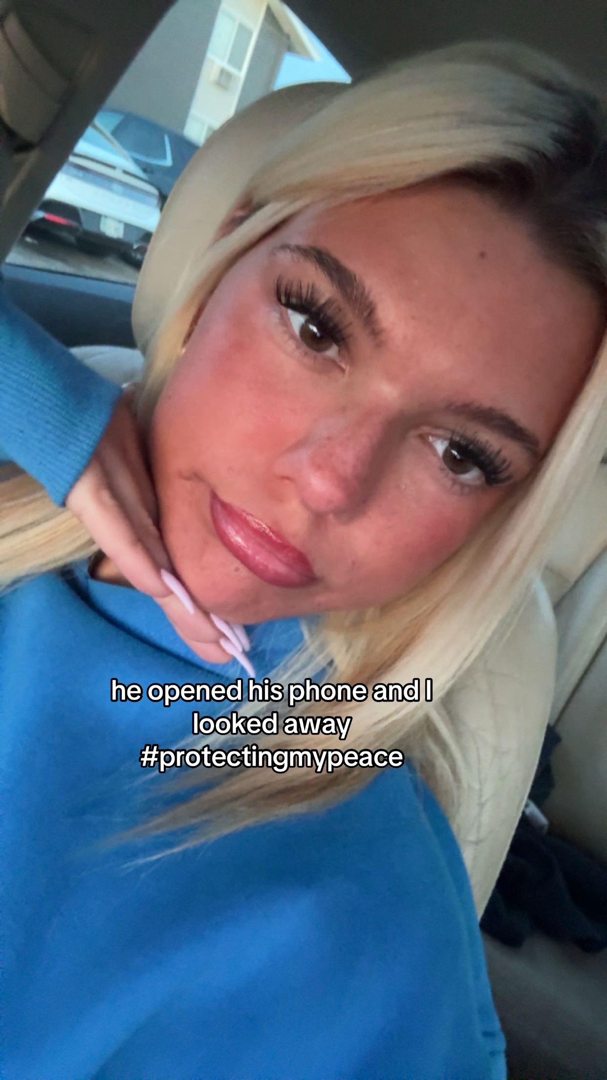 @Hola