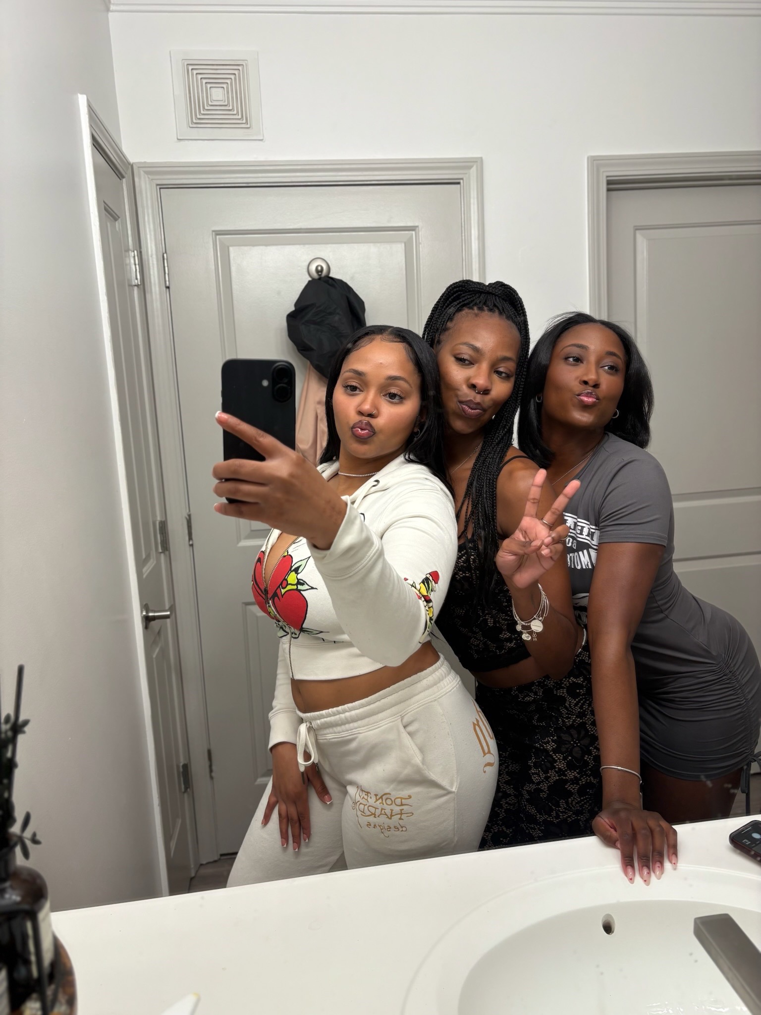@Iyana 🕺🏾