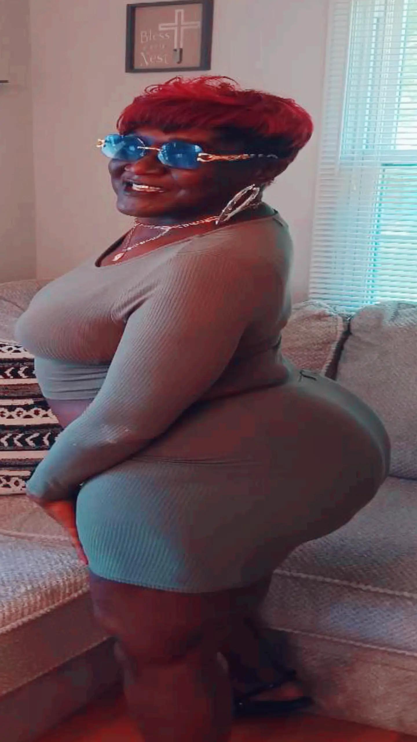 @Mary Parker528 sexy black