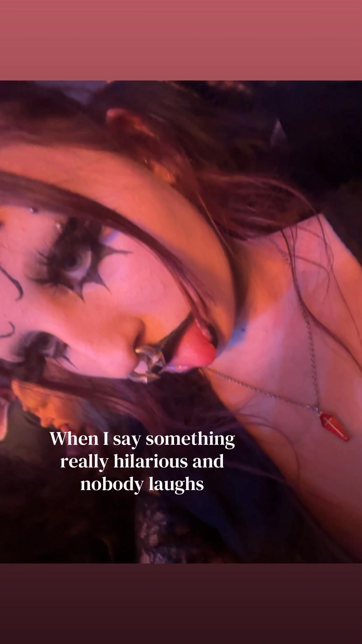@𝔄𝔰𝔥𝔶𝔟𝔬𝔫𝔤𝔴𝔞𝔱𝔢𝔯⛧ ⩜⃝