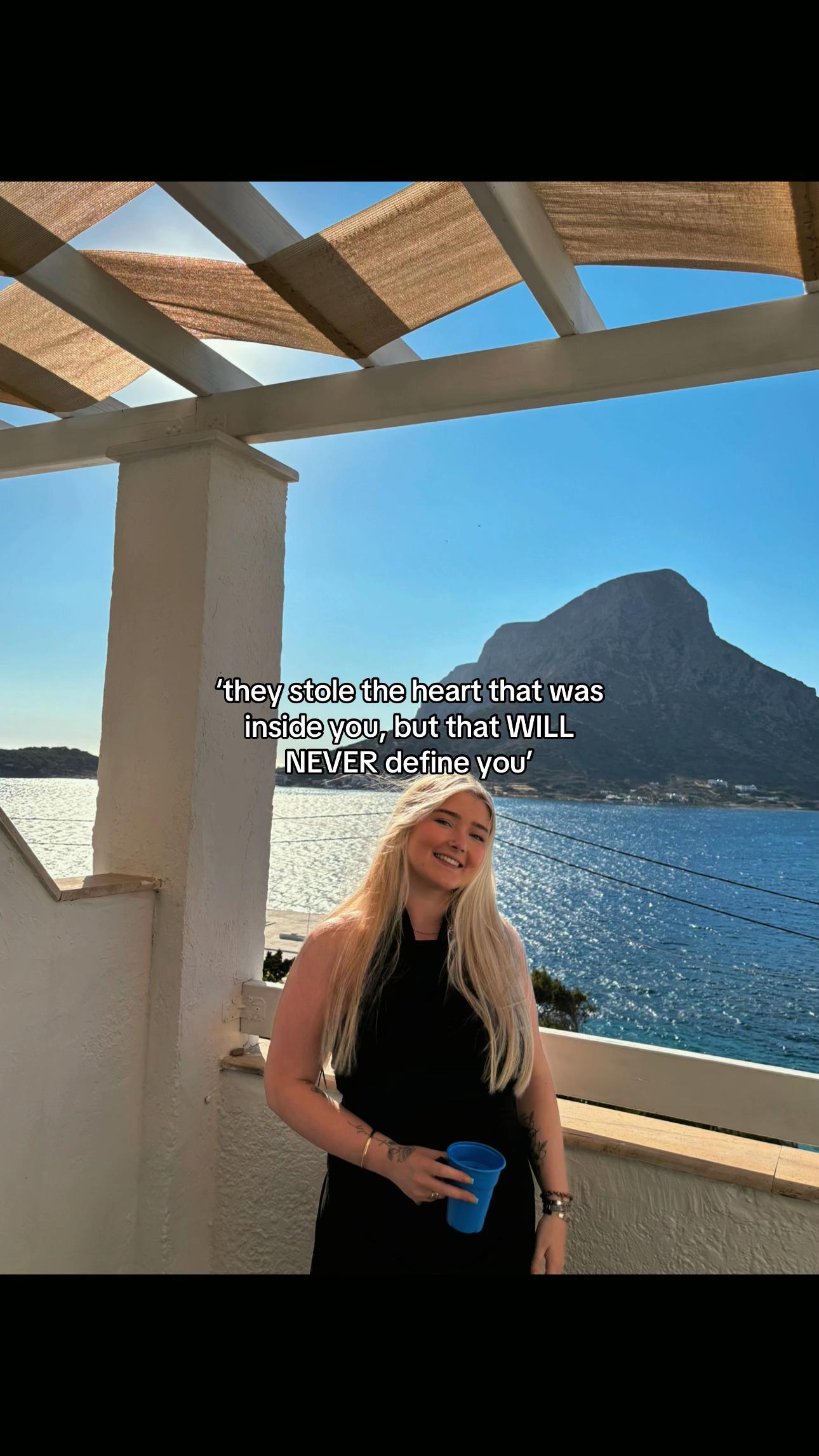 @leahnicole1