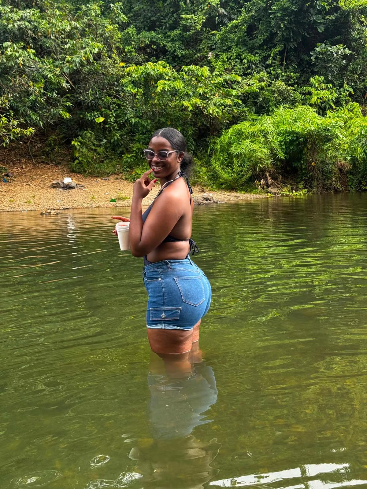 @Titi___